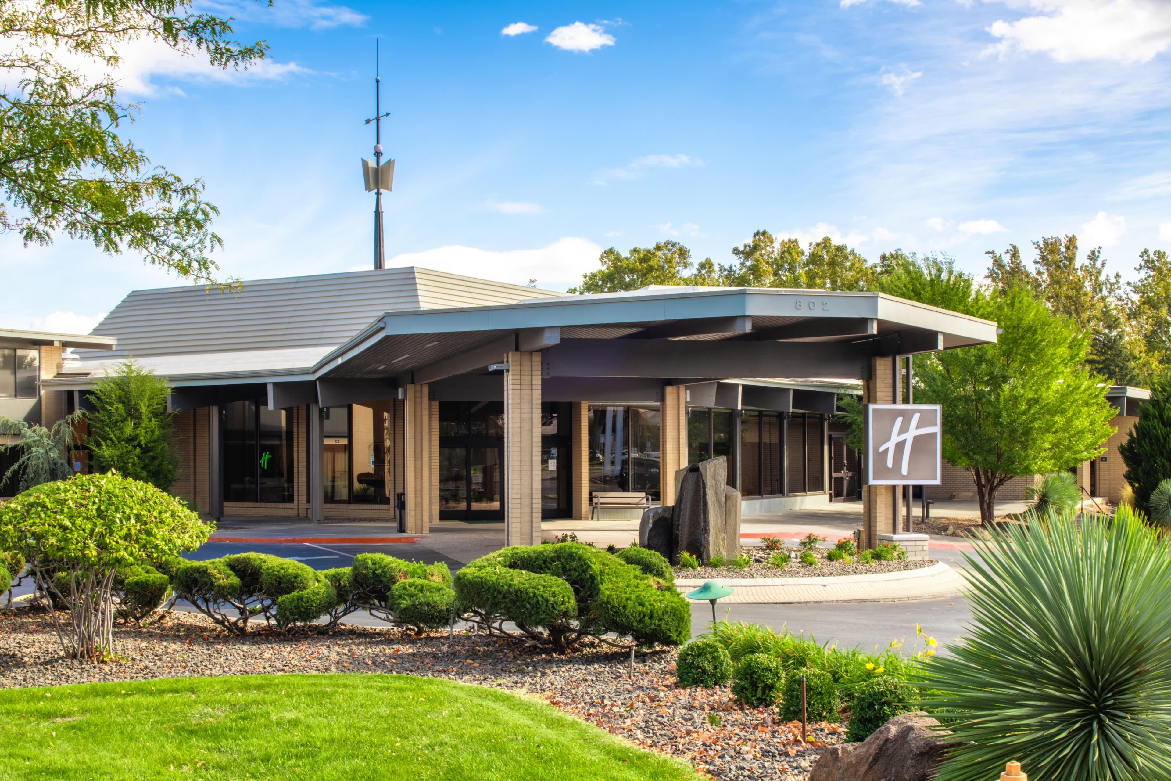 Holiday Inn Richland on the River - Image 1