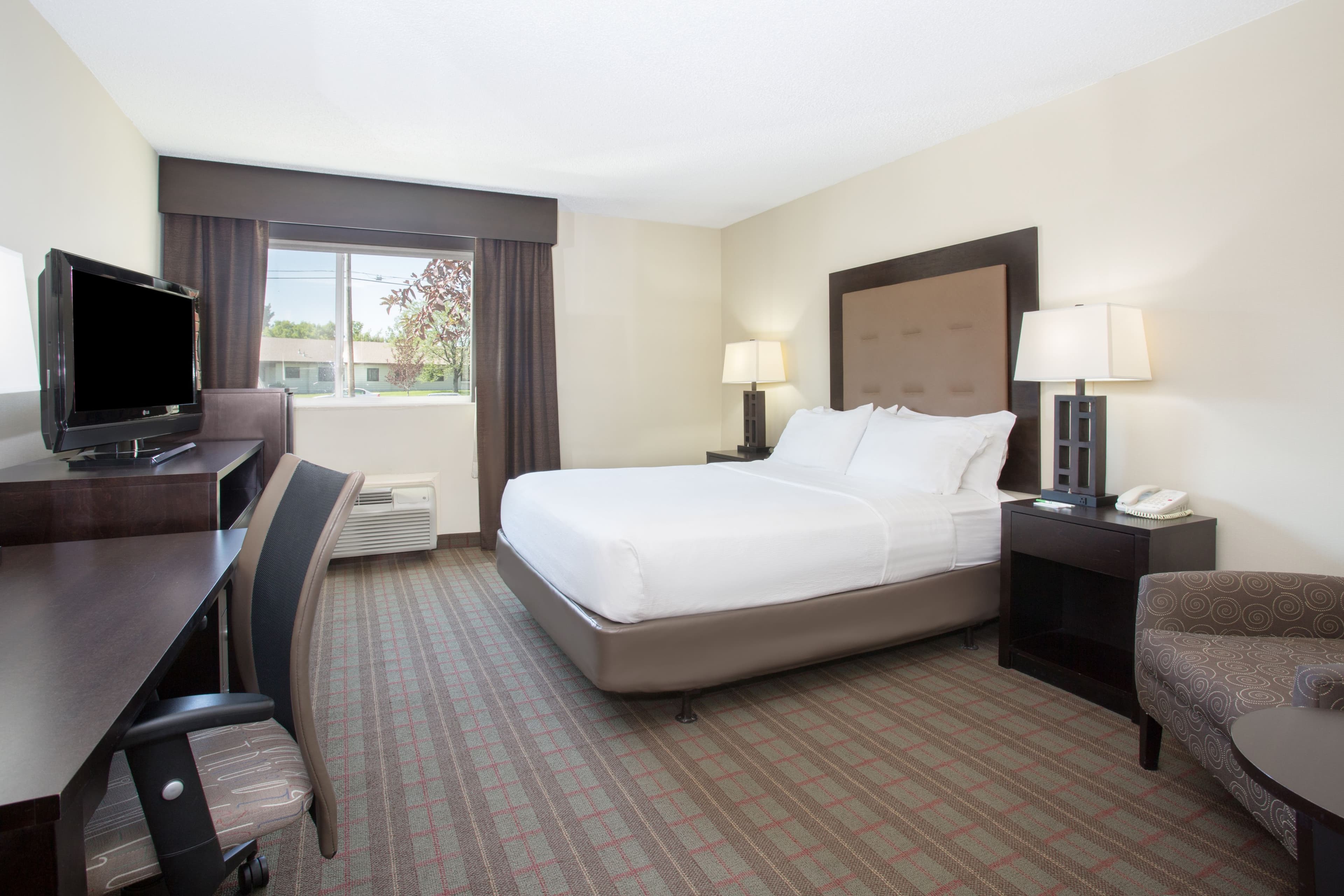 Holiday Inn Riverton-Convention Center - Image 3