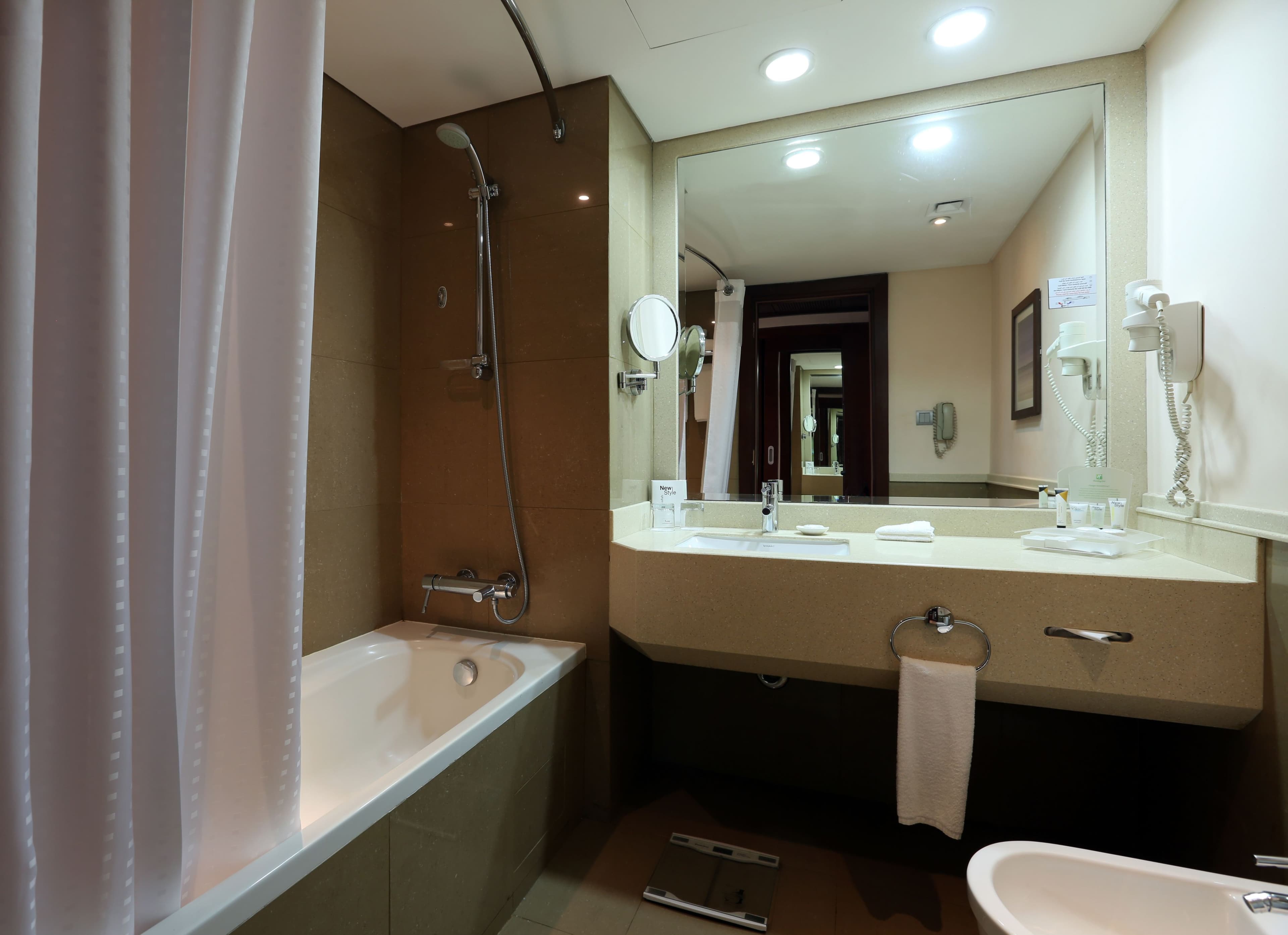 Holiday Inn Riyadh - Izdihar — 14