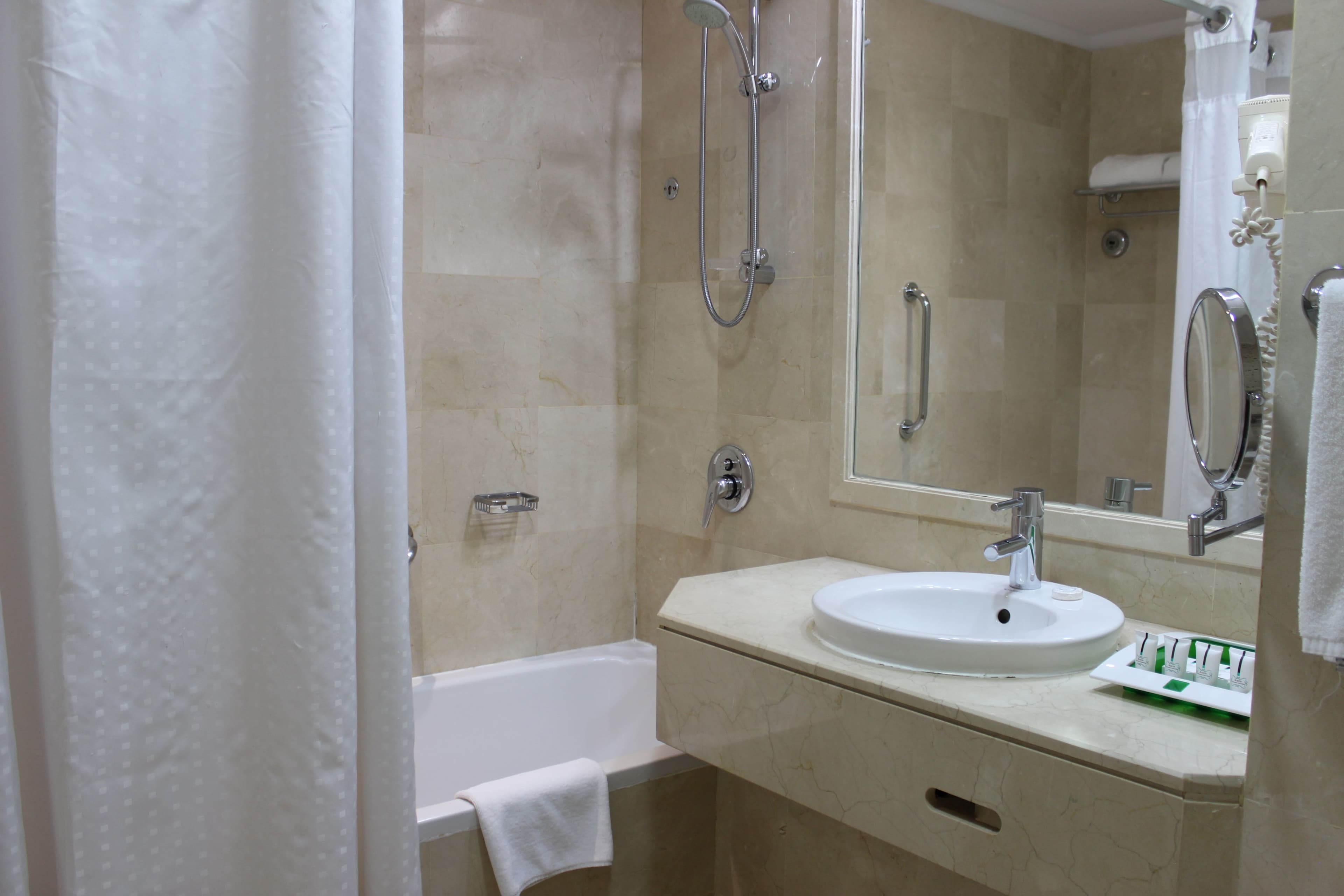 Holiday Inn Riyadh - Olaya - Image 4