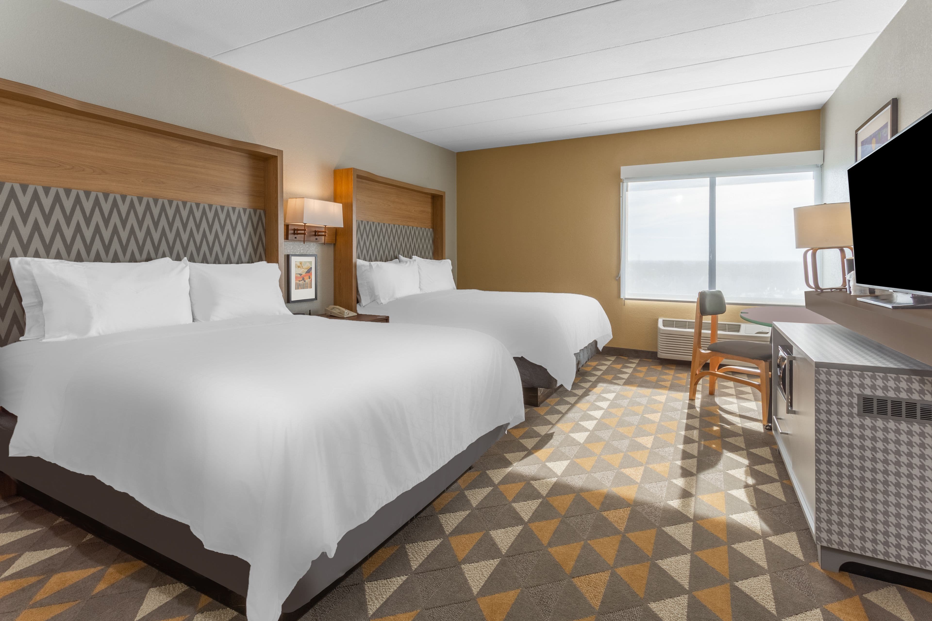 Holiday Inn Rockford(I-90&Rt 20/State St) — 20