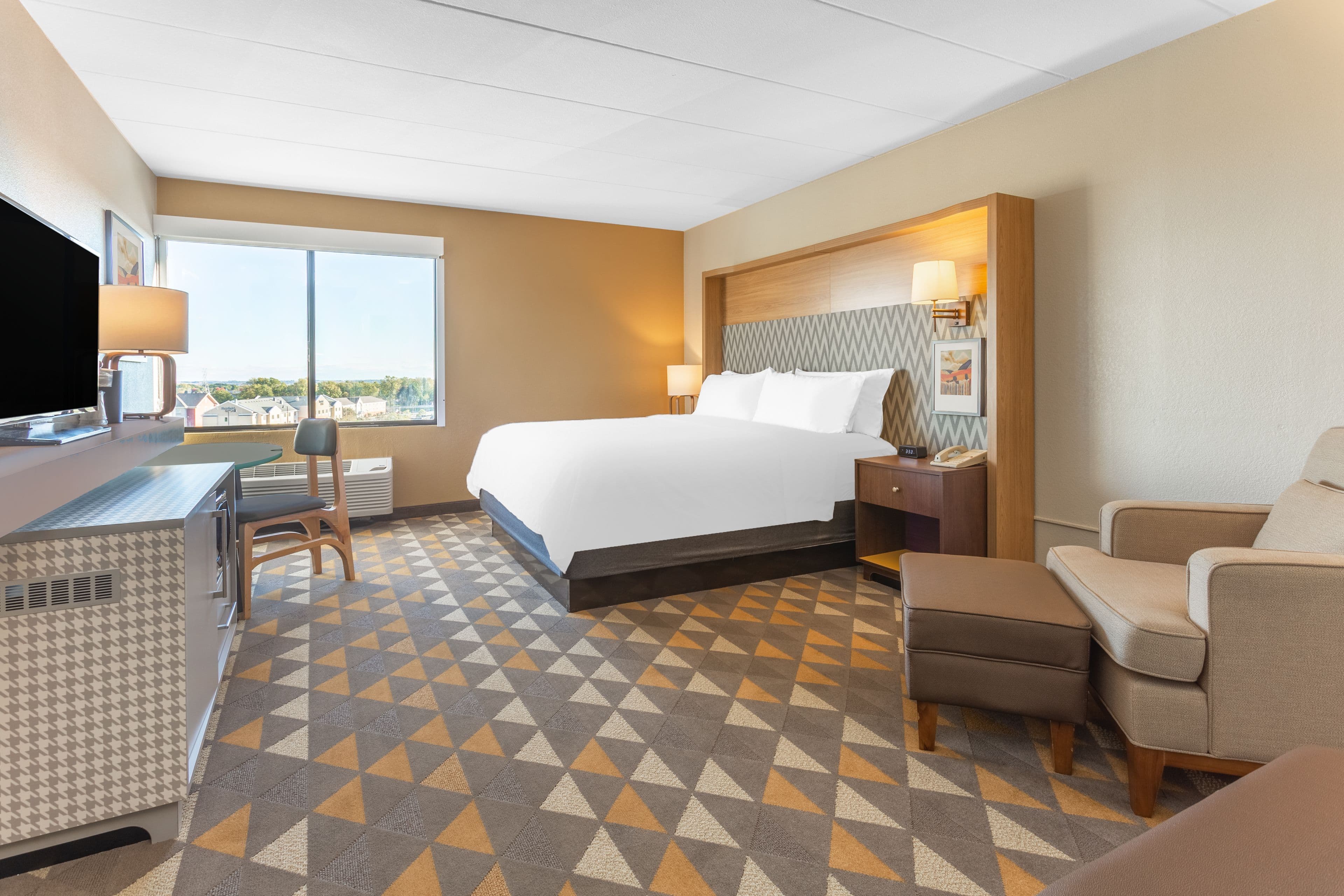 Holiday Inn Rockford(I-90&Rt 20/State St) — 7