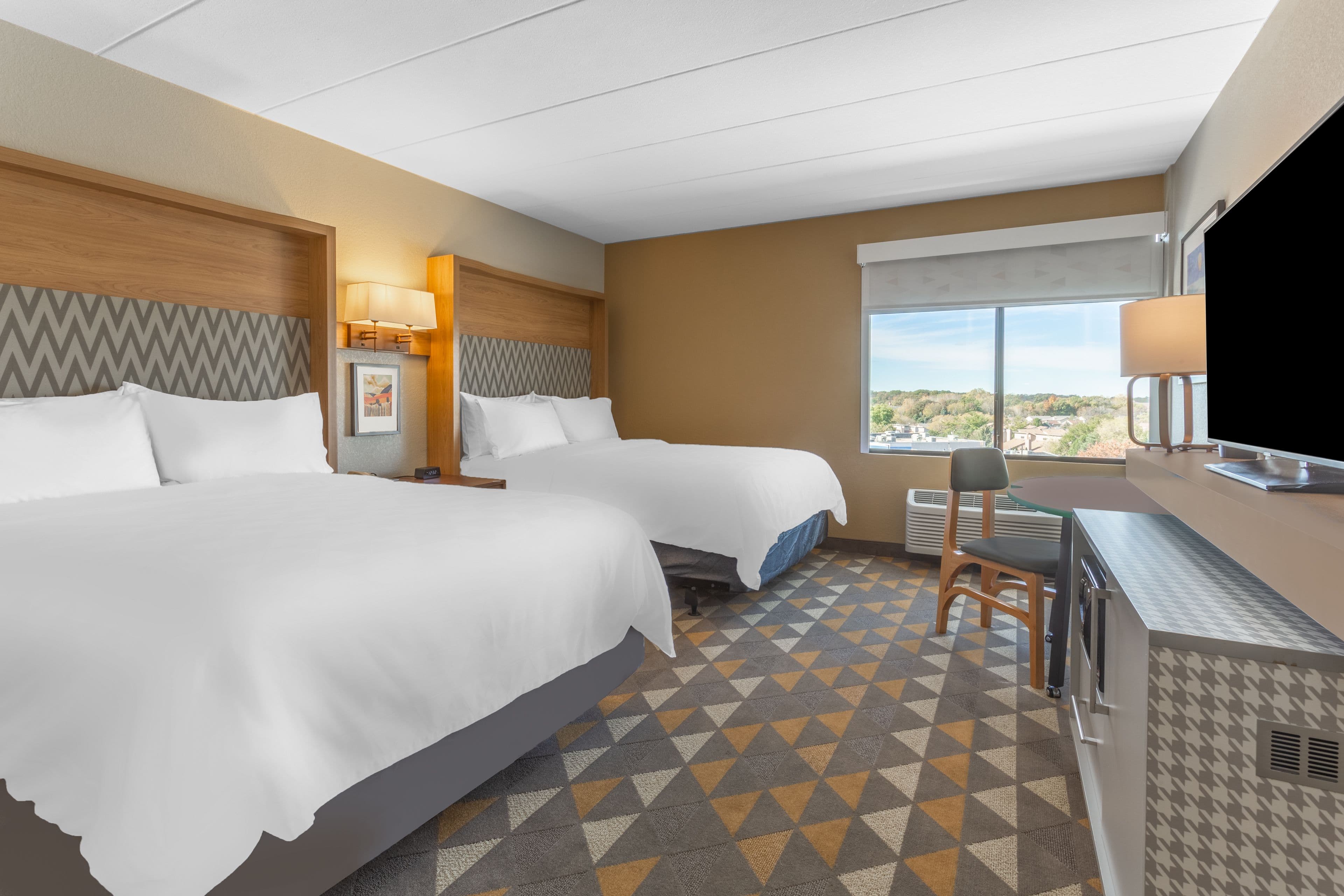 Holiday Inn Rockford(I-90&Rt 20/State St) — 25