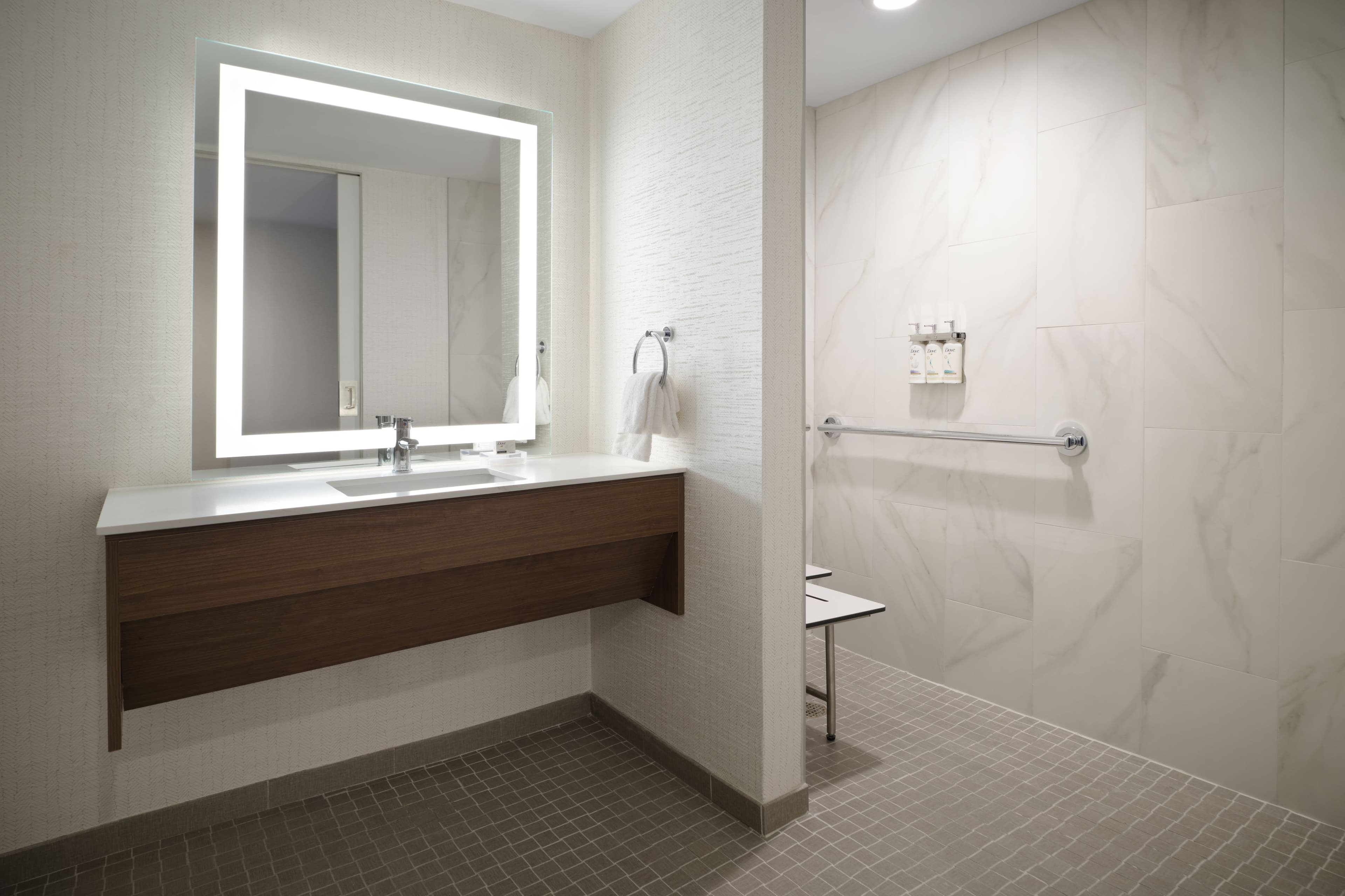 Holiday Inn Chicago O'Hare - Rosemont — 6