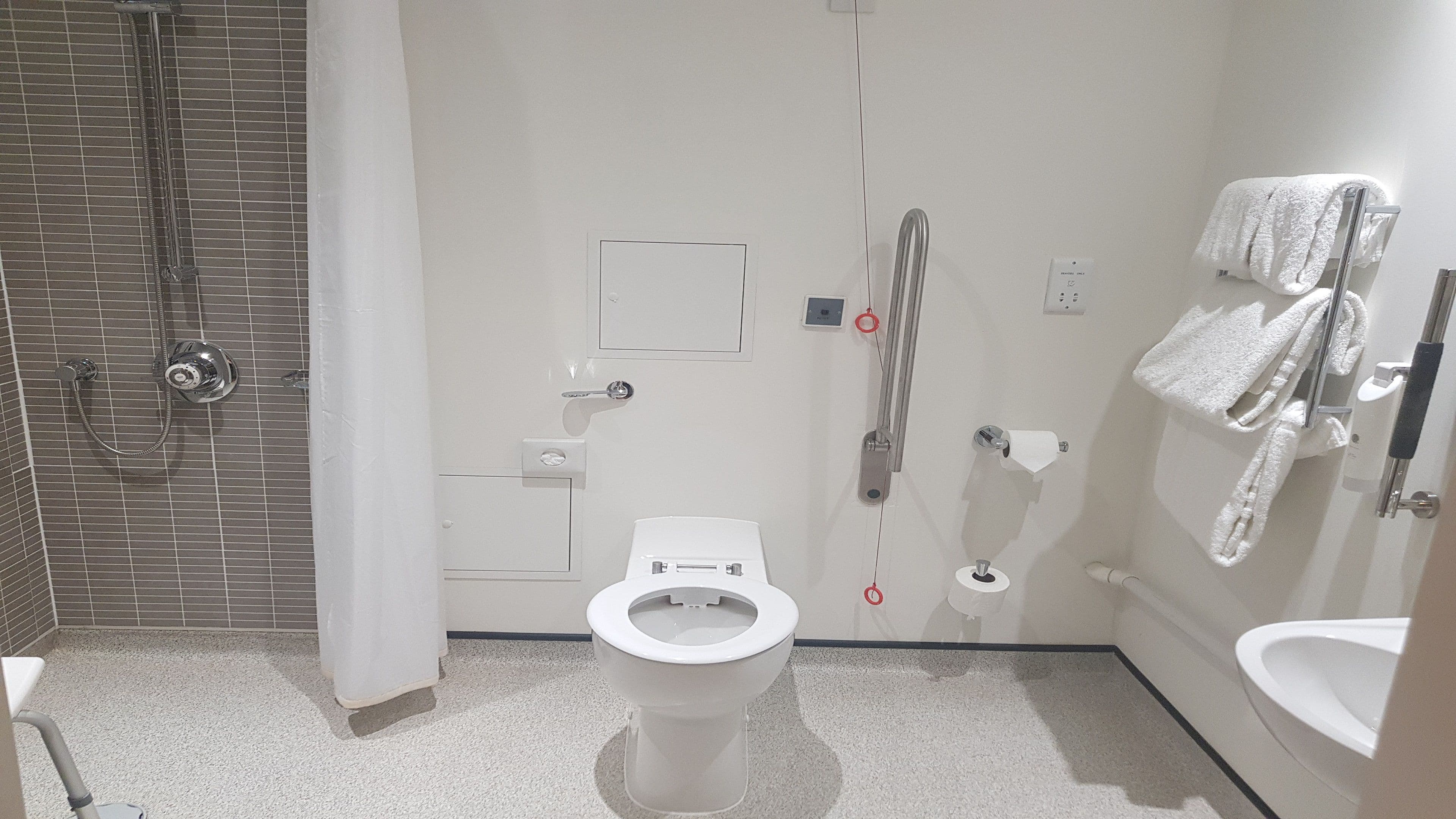 Holiday Inn Rotherham-Sheffield M1,Jct.33 — 43