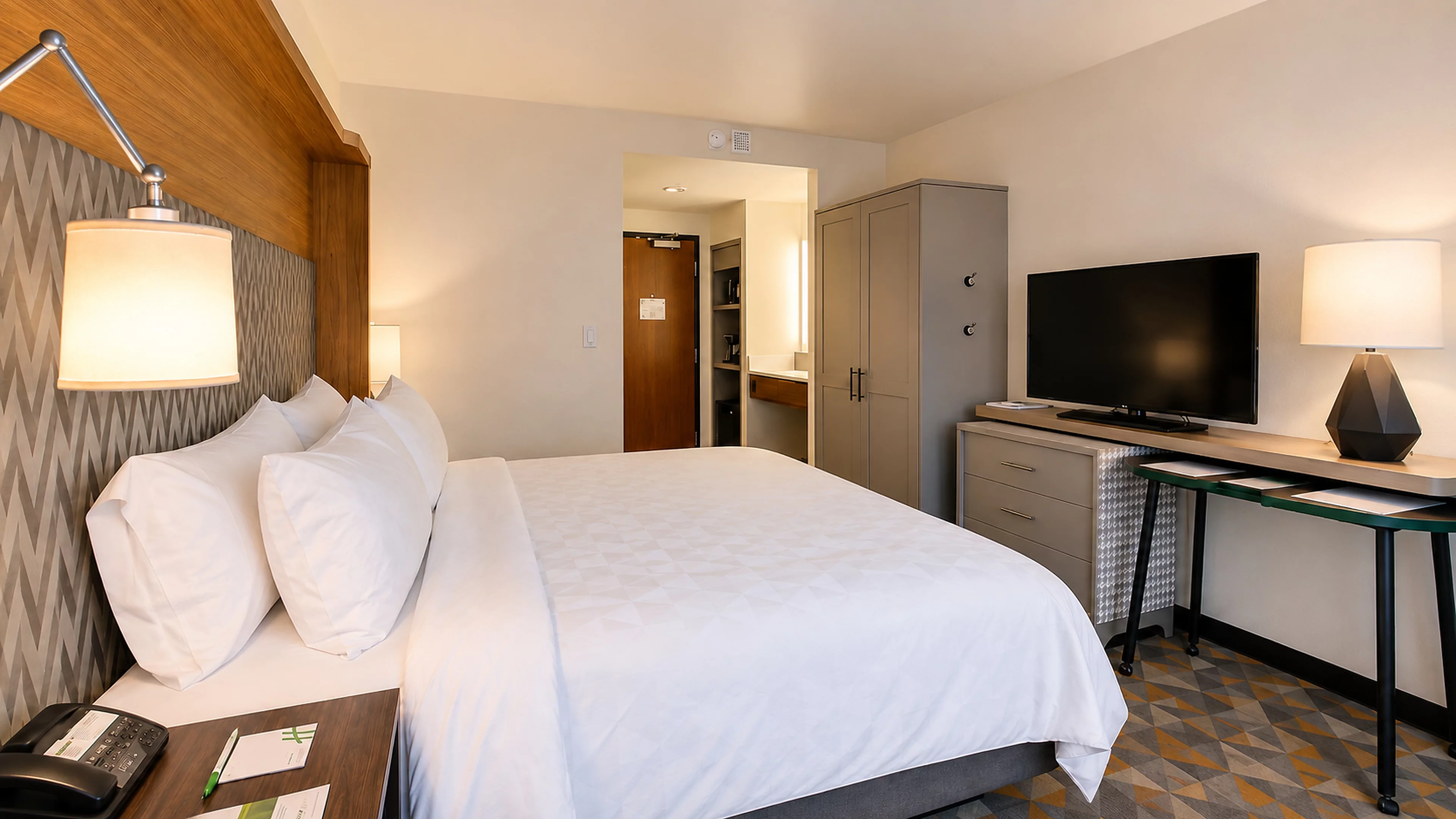 Holiday Inn Salem — 10