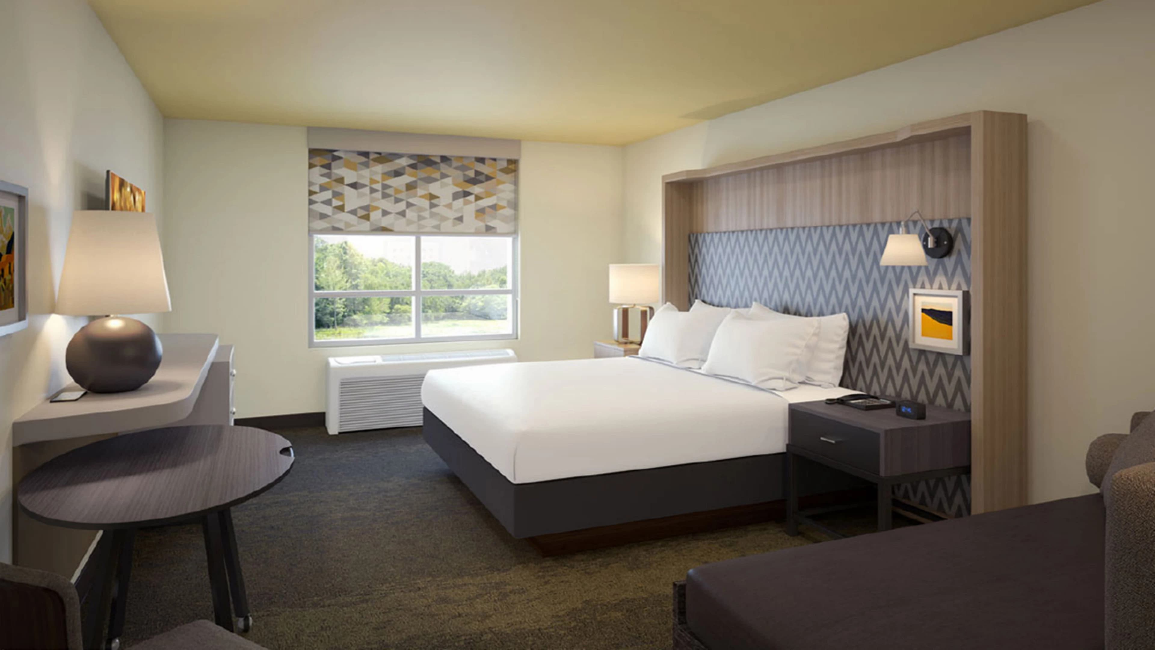 Holiday Inn Salem — 6