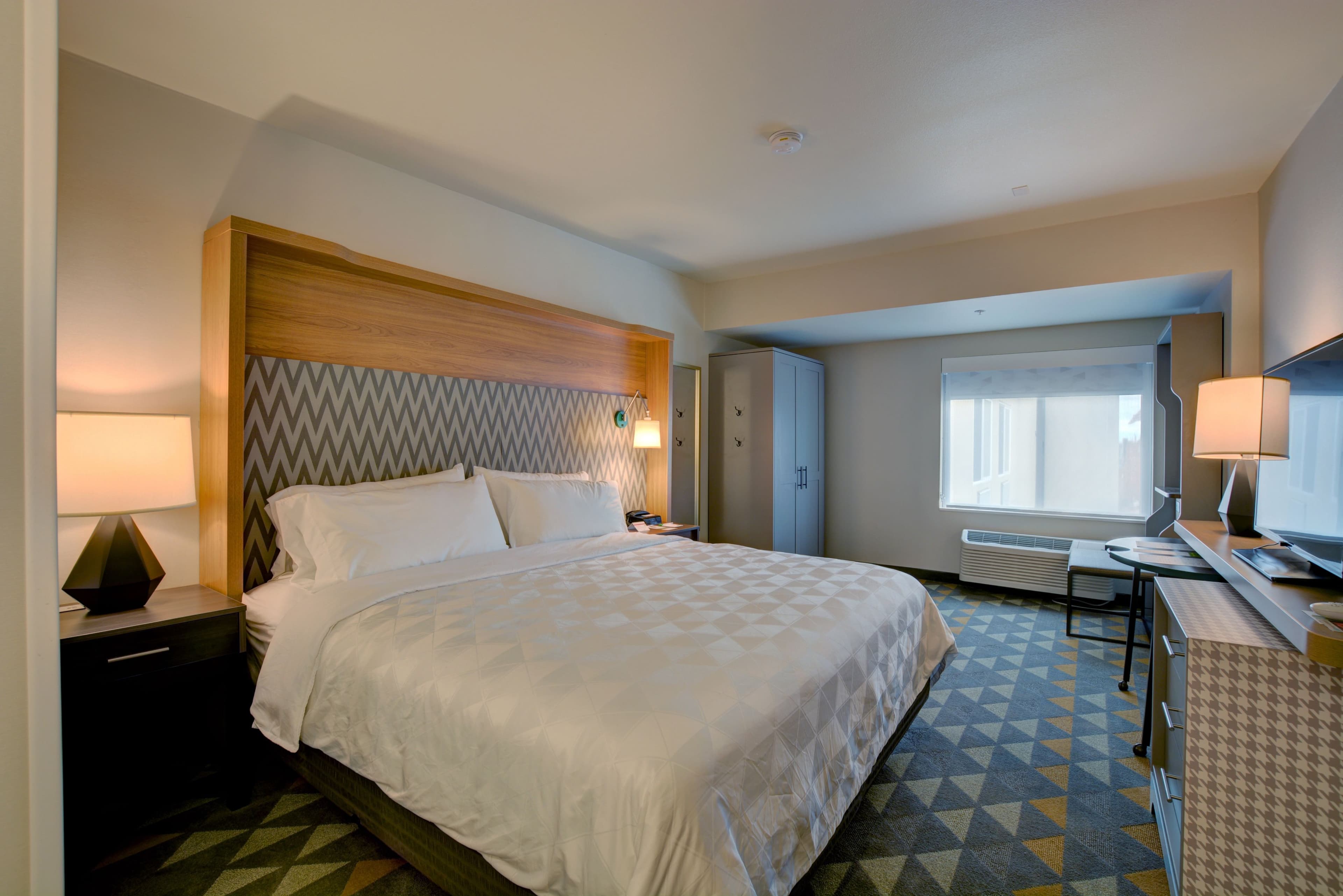 Holiday Inn Salem - Image 3