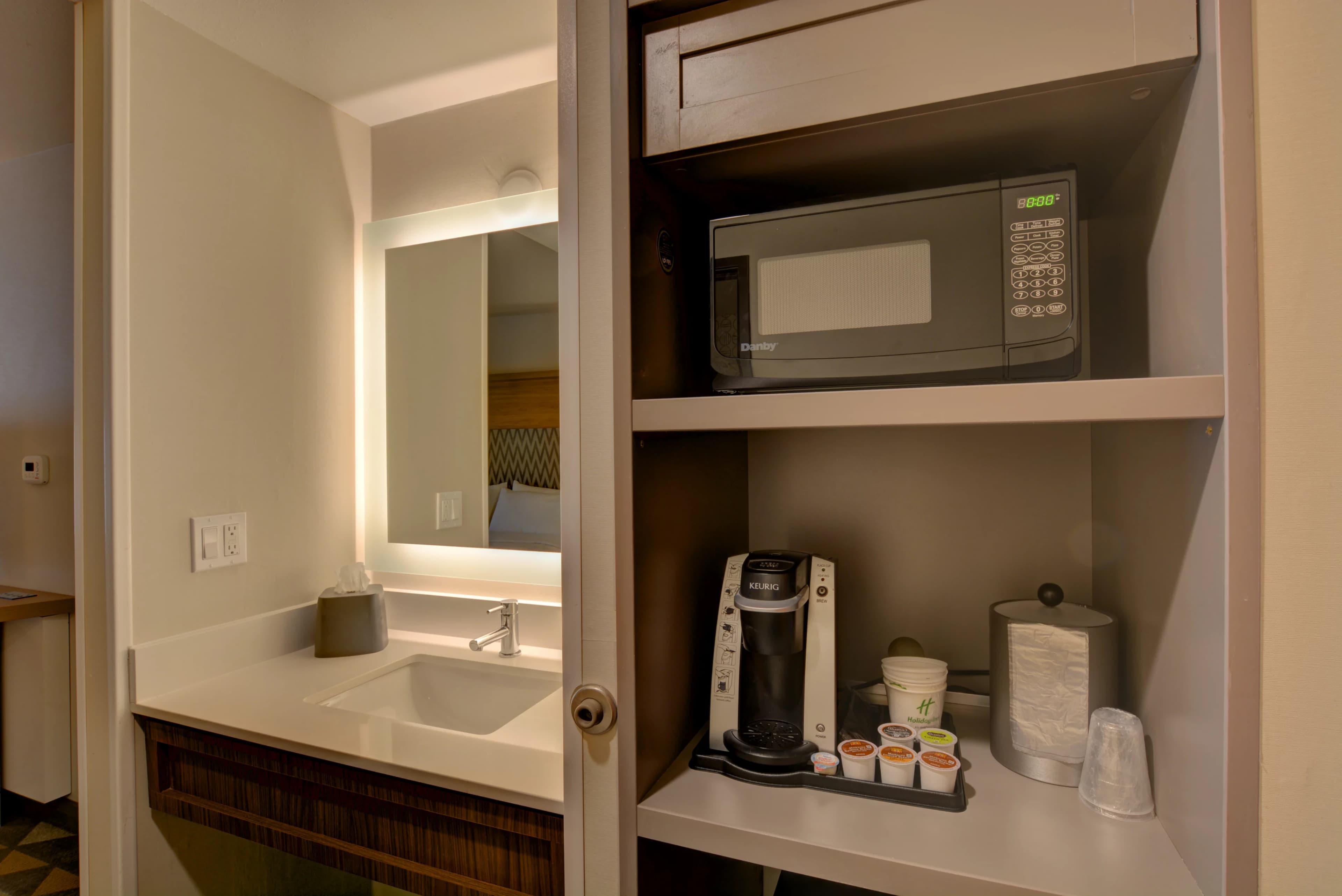 Holiday Inn Salem — 5