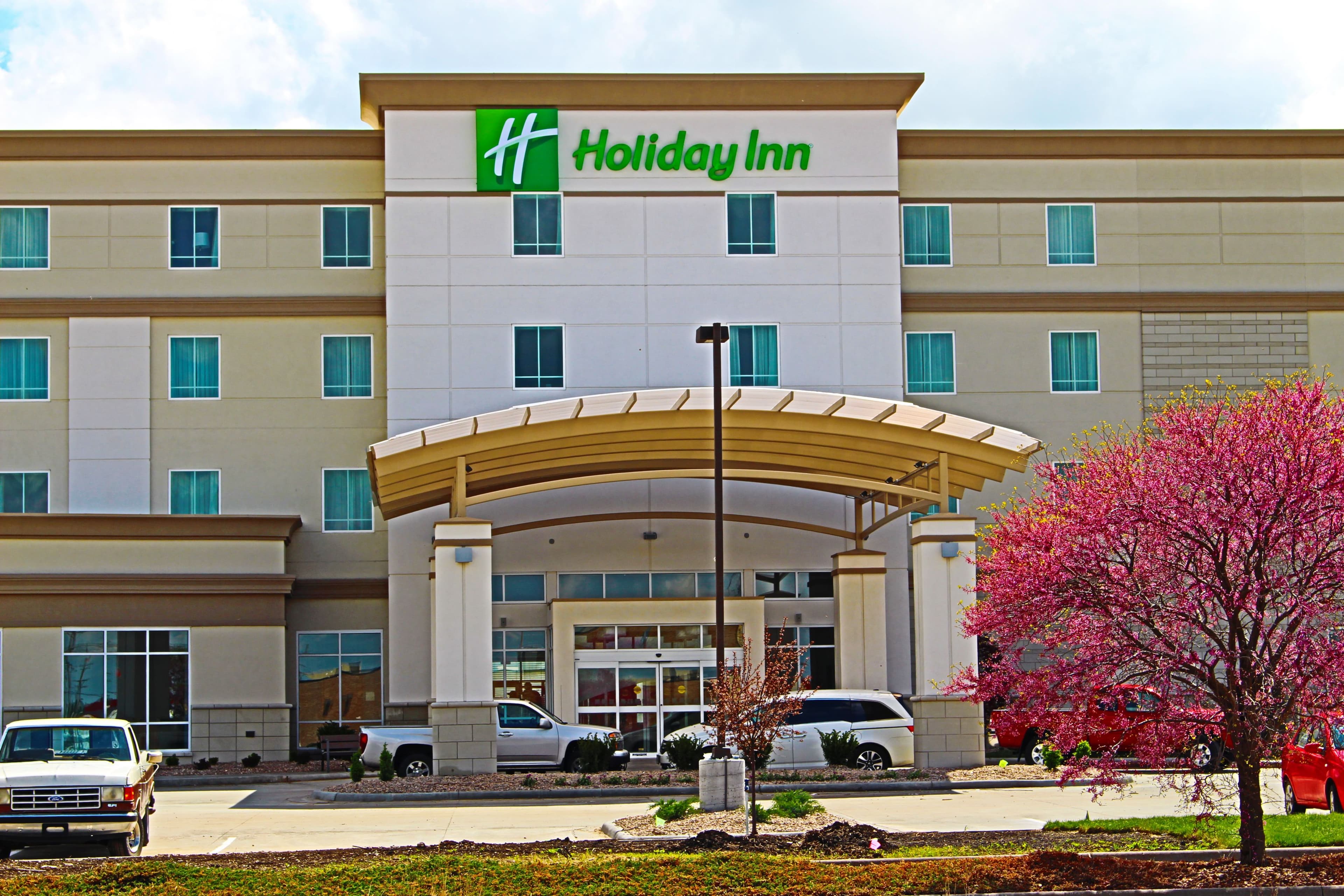 Holiday Inn Salina - Image 1