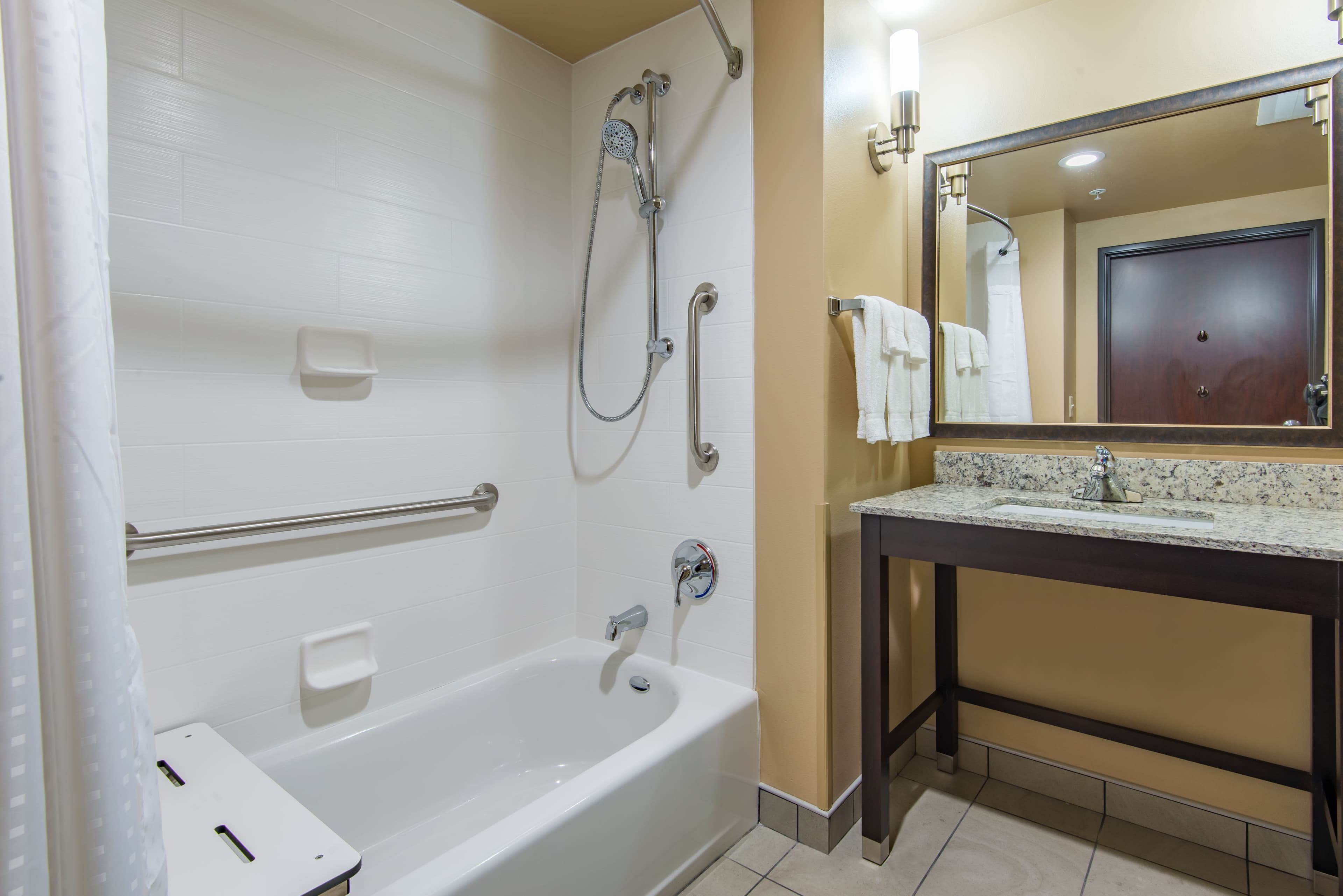 Holiday Inn Salina — 9