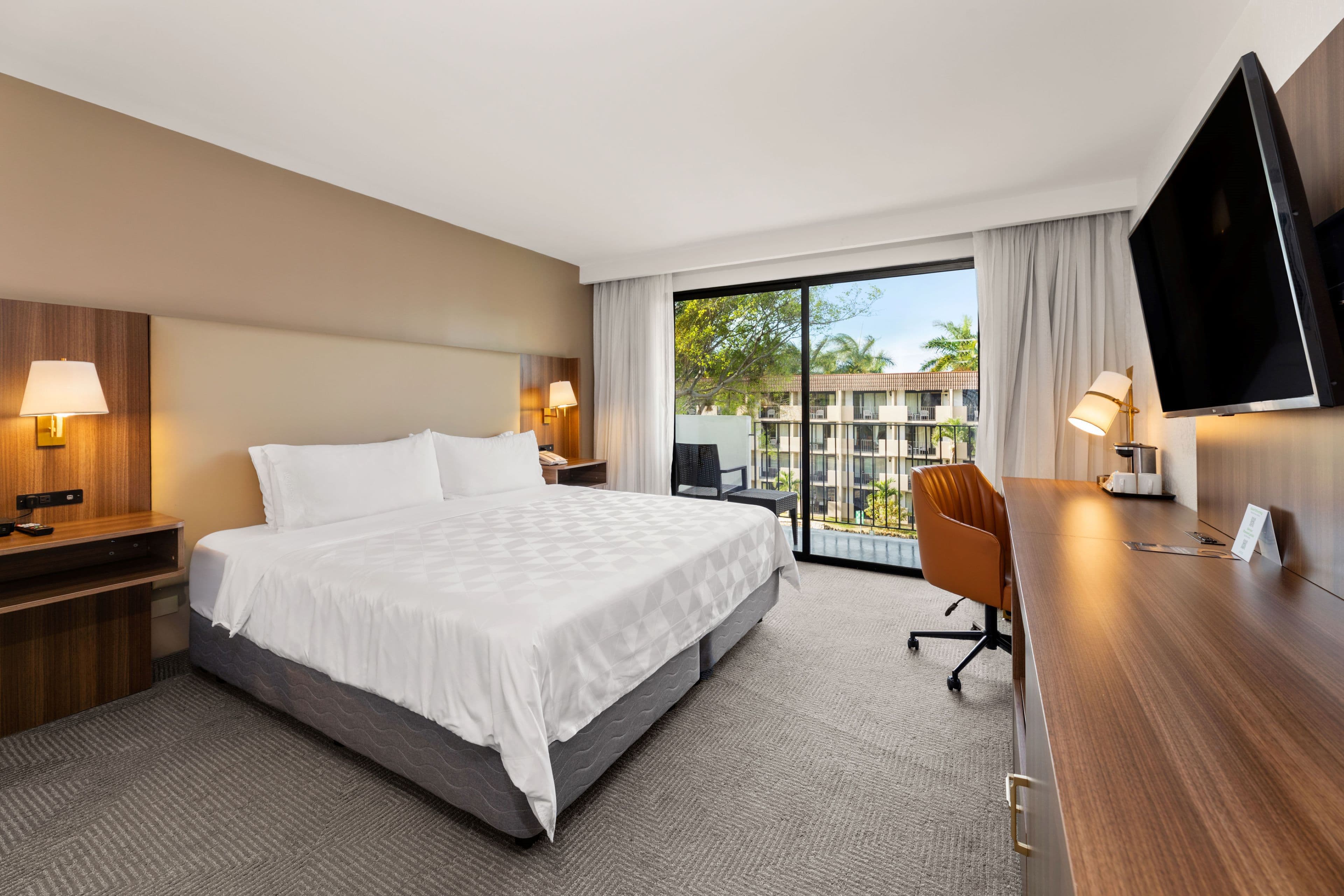 Holiday Inn San Jose La Sabana — 90