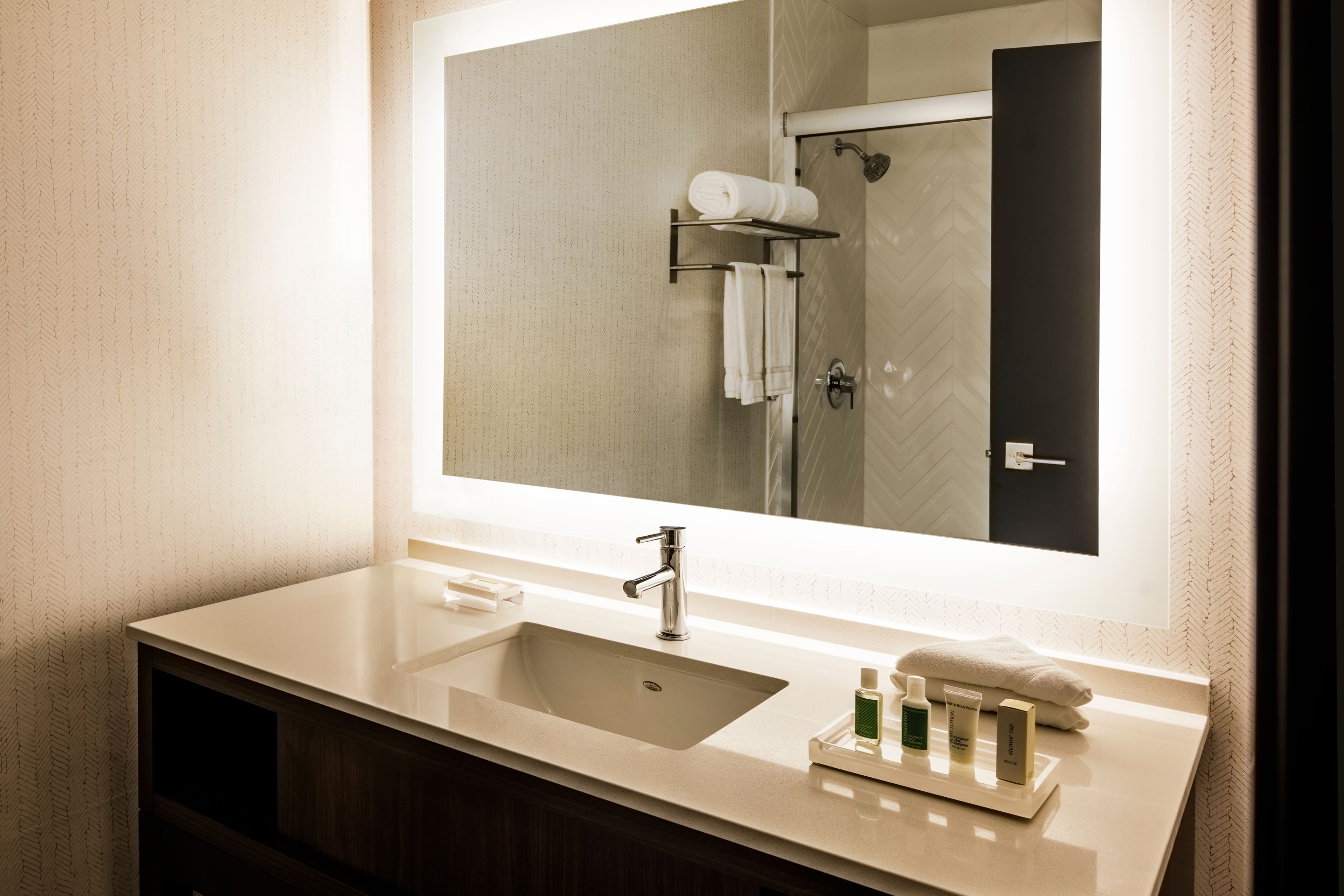 Holiday Inn Santa Ana-Orange Co. Arpt - Image 4