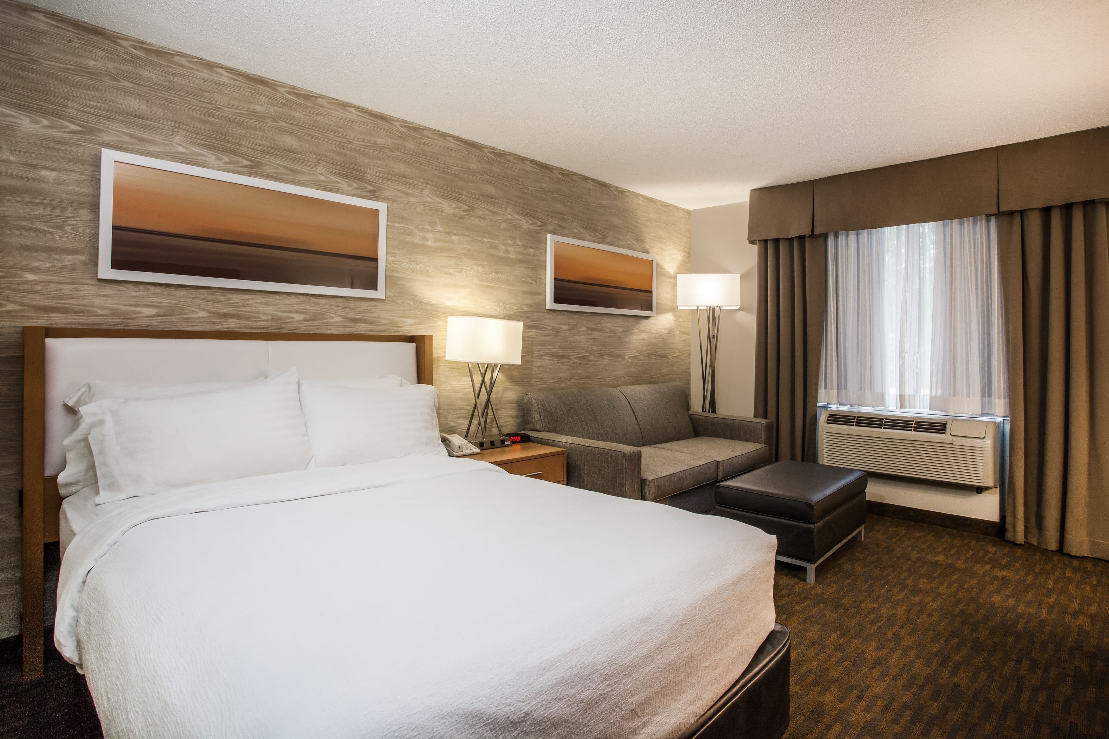 Holiday Inn Saratoga Springs — 13