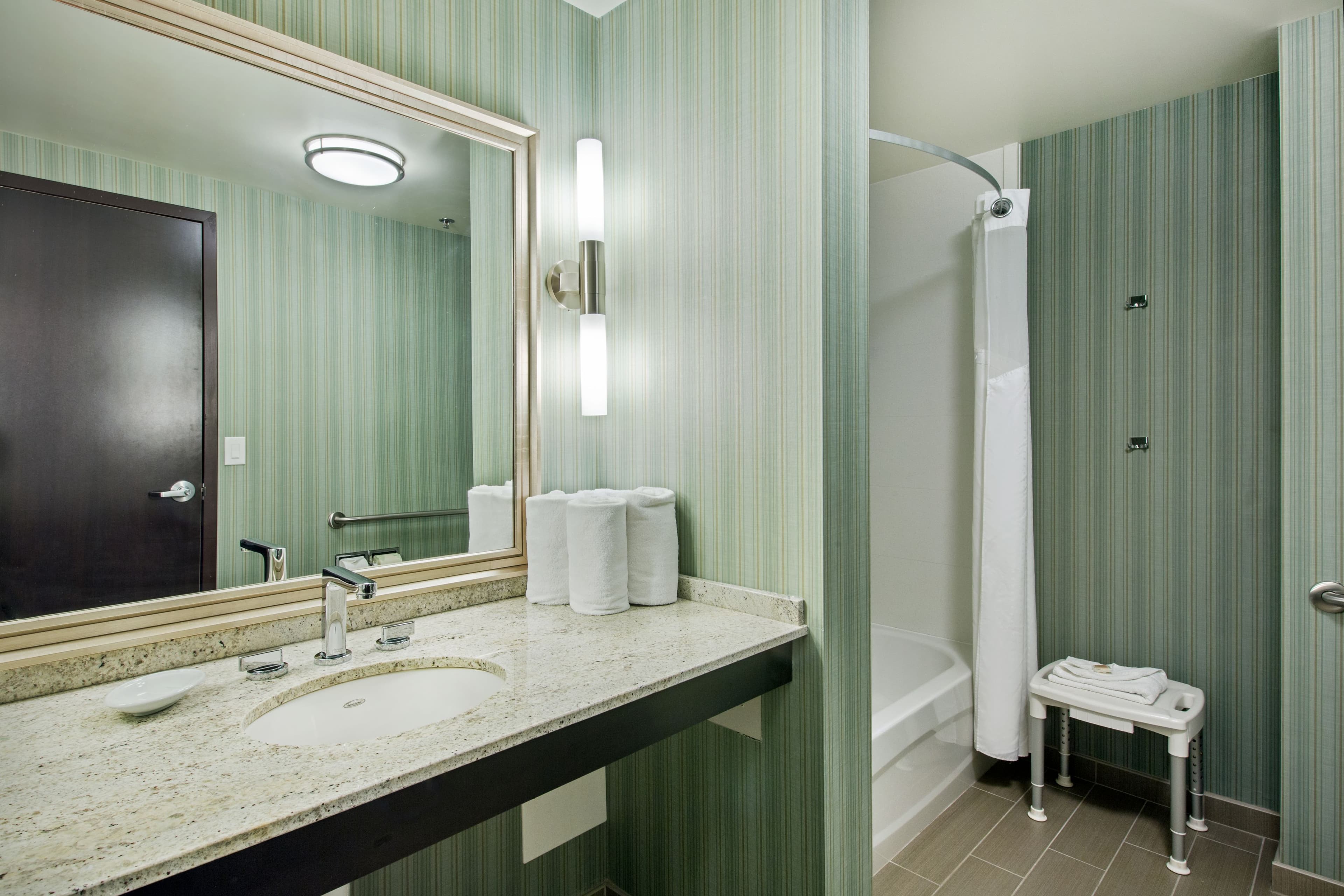 Holiday Inn Saskatoon Downtown — 8