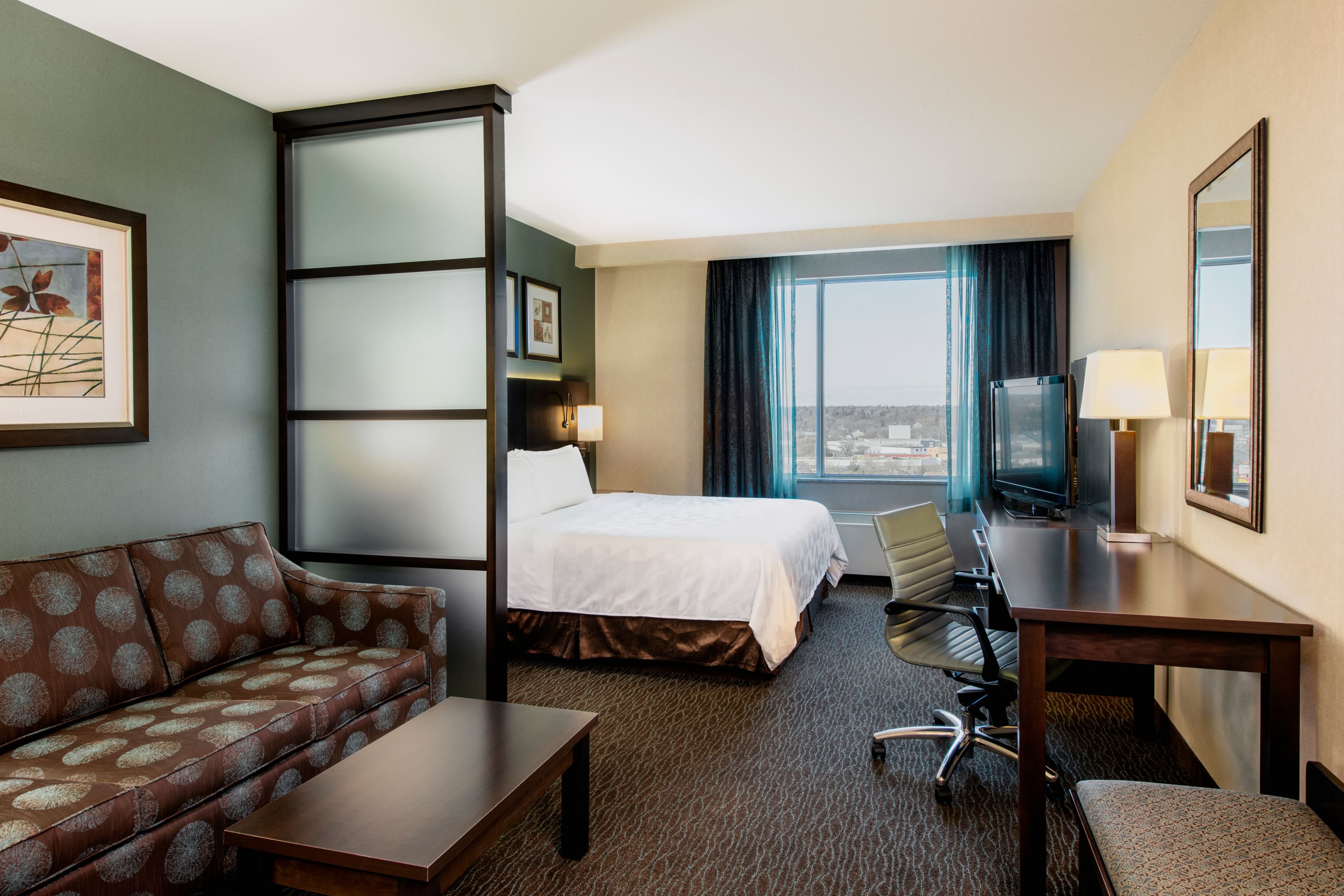 Holiday Inn Saskatoon Downtown - Image 4