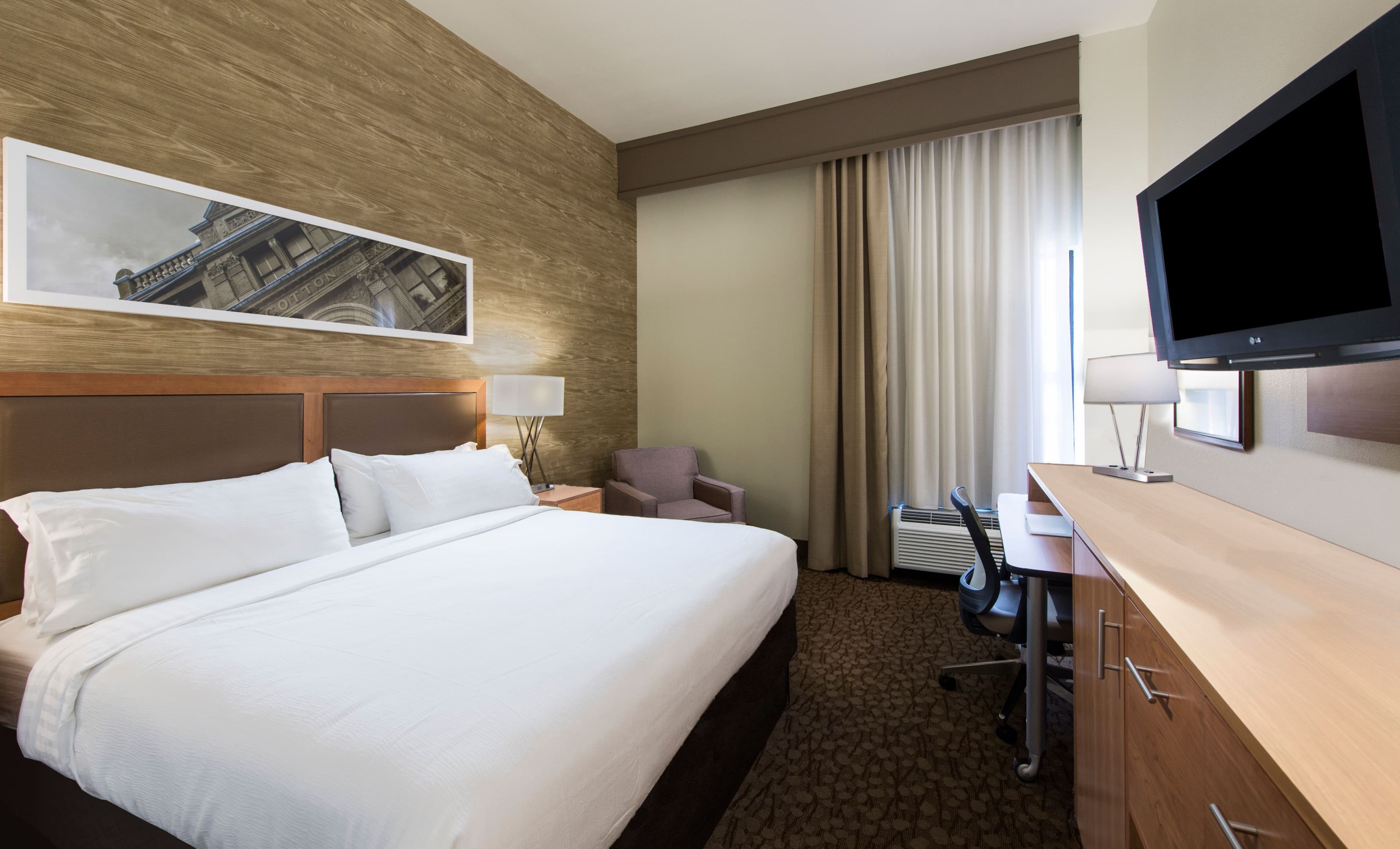 Holiday Inn Savannah Historic District - Image 2