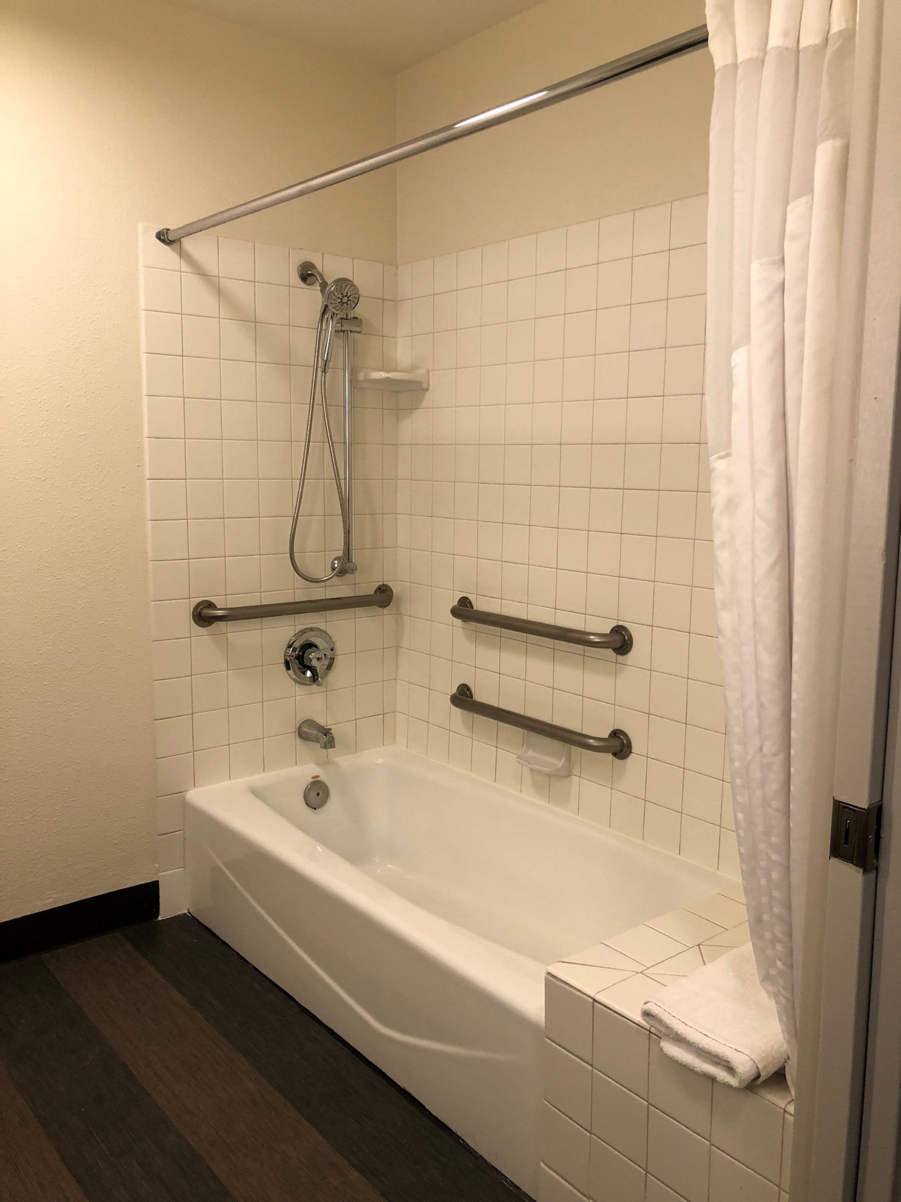 Holiday Inn Selma-Swancourt - Image 4