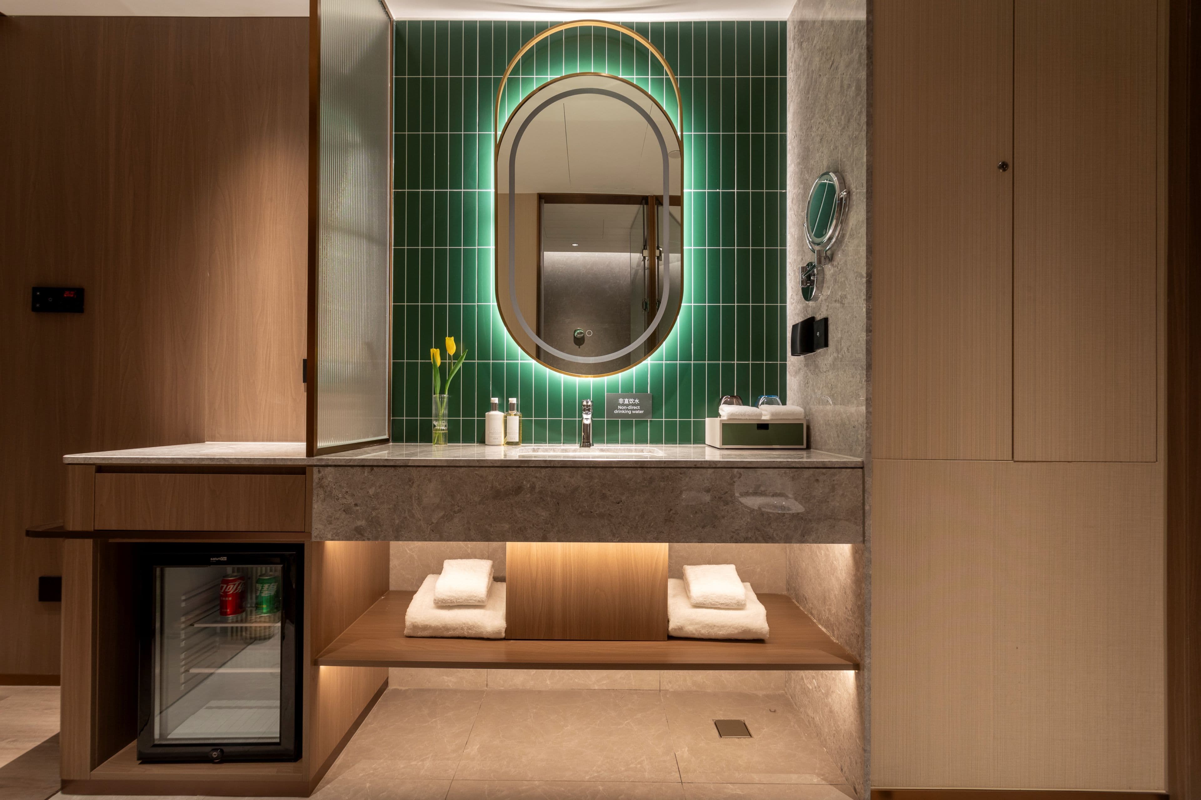 Holiday Inn Shanghai Jing'an - Image 2