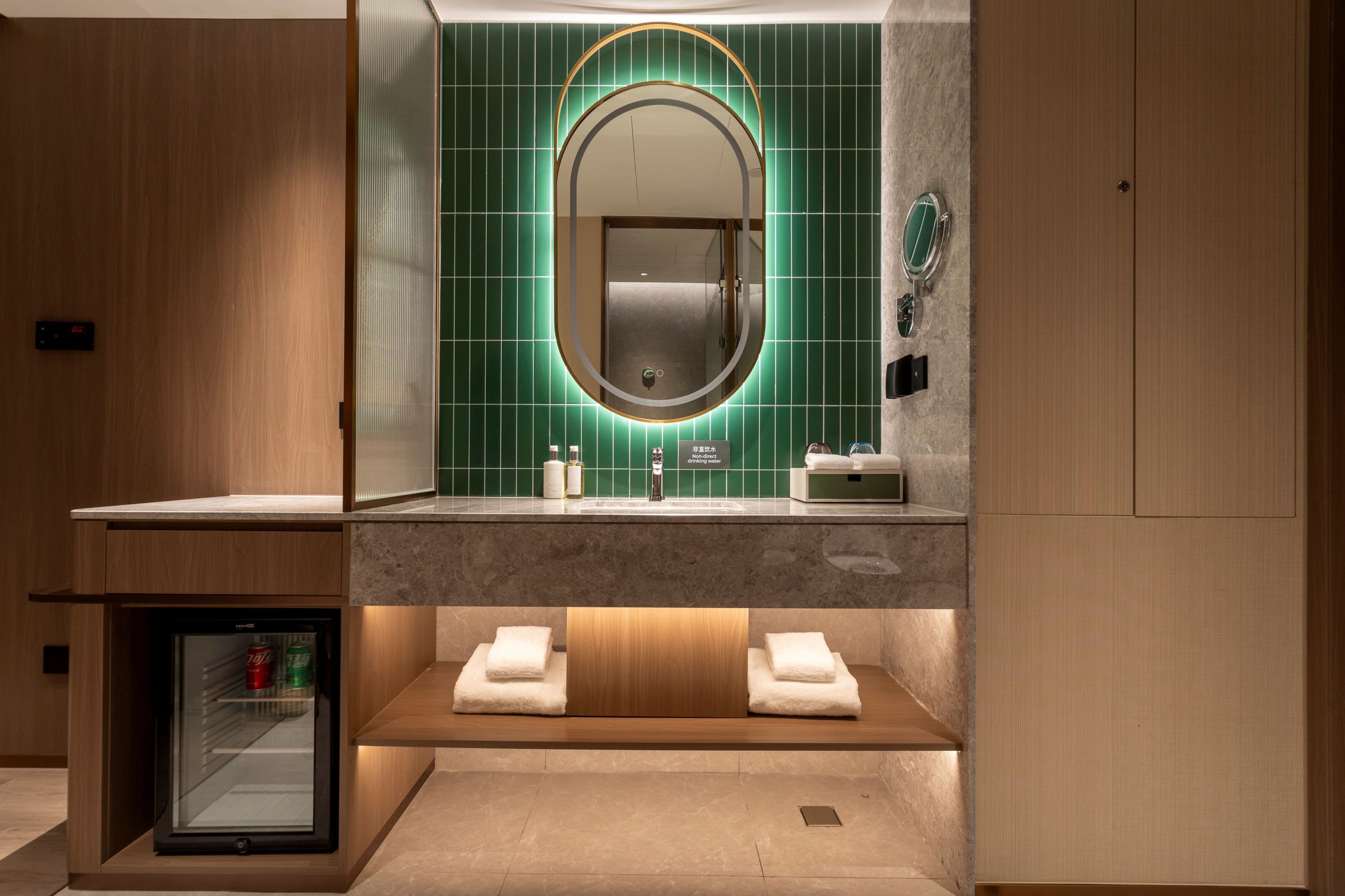 Holiday Inn Shanghai Jing'an - Image 3