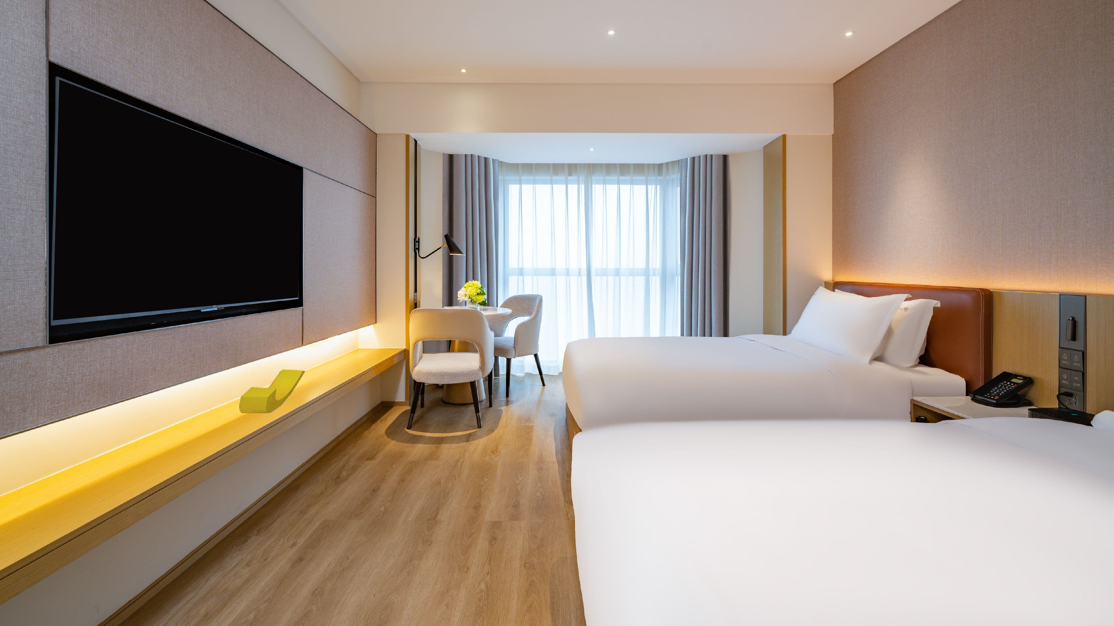 Holiday Inn Shanghai Huaxia - Image 4