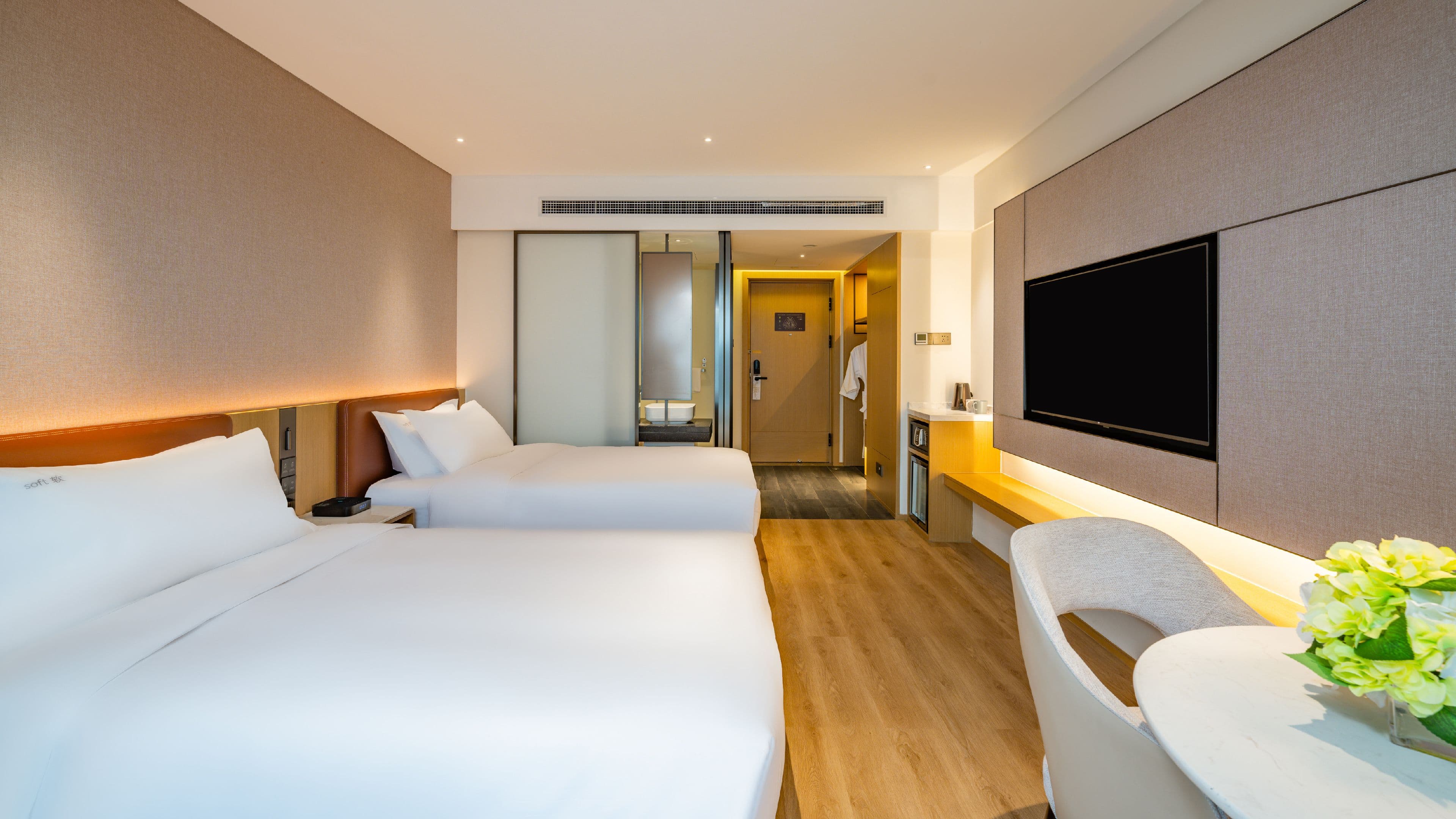 Holiday Inn Shanghai Huaxia - Image 5