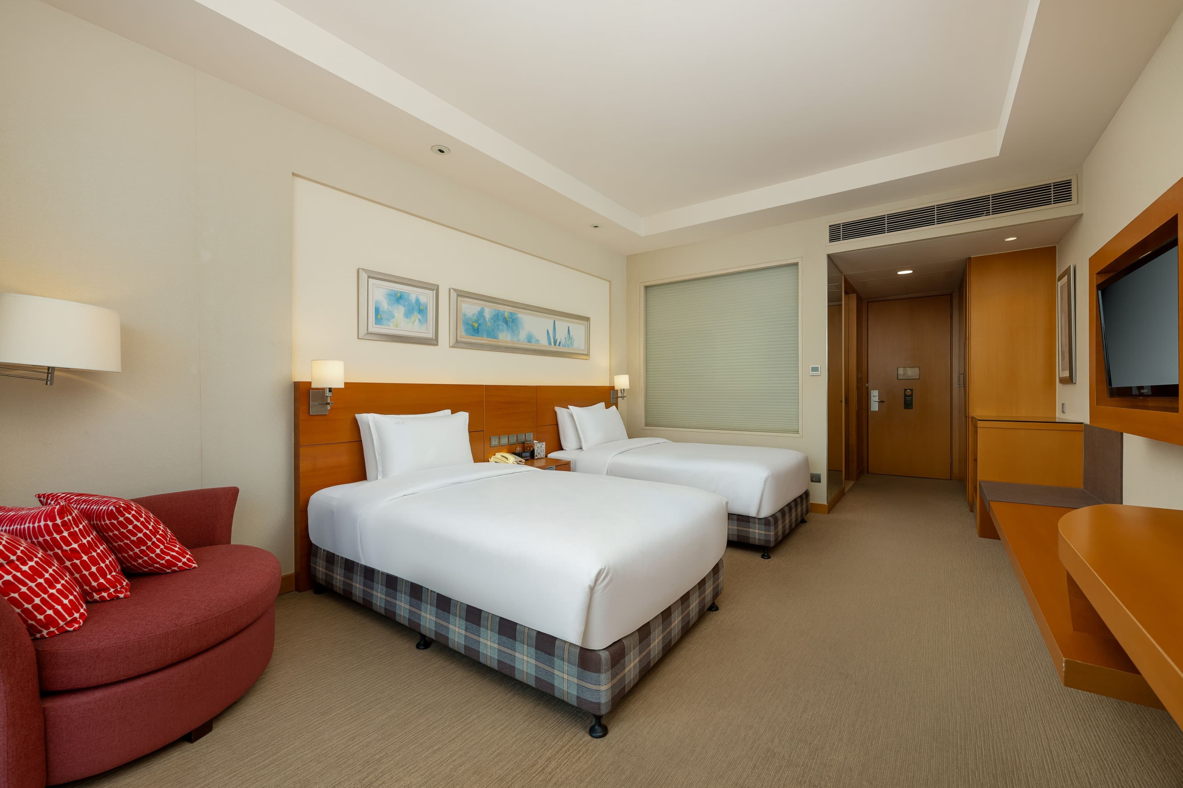 Holiday Inn Shanghai Pudong Kangqiao - Image 4