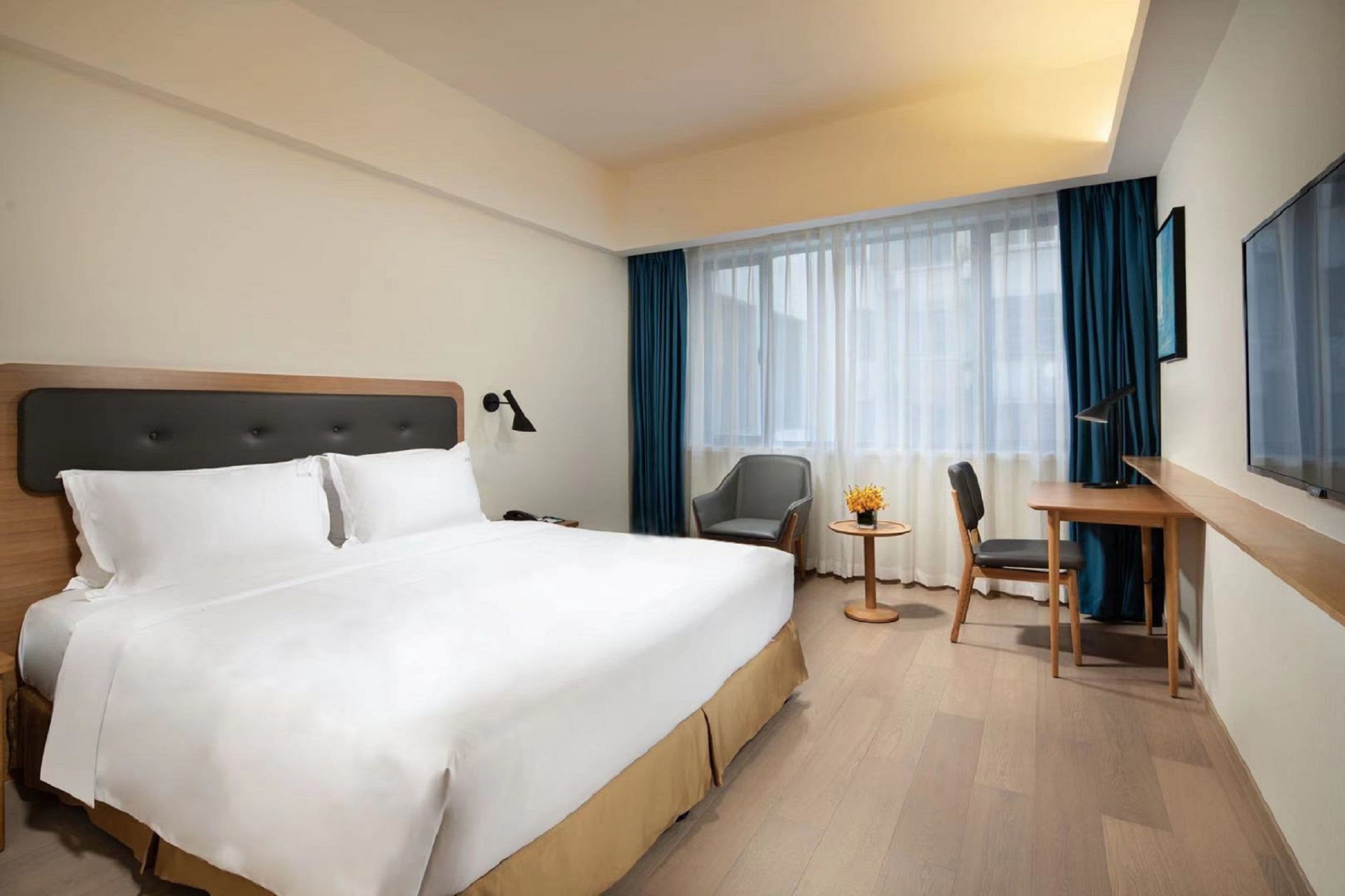 Holiday Inn Shanghai Hongqiao Central - Image 2