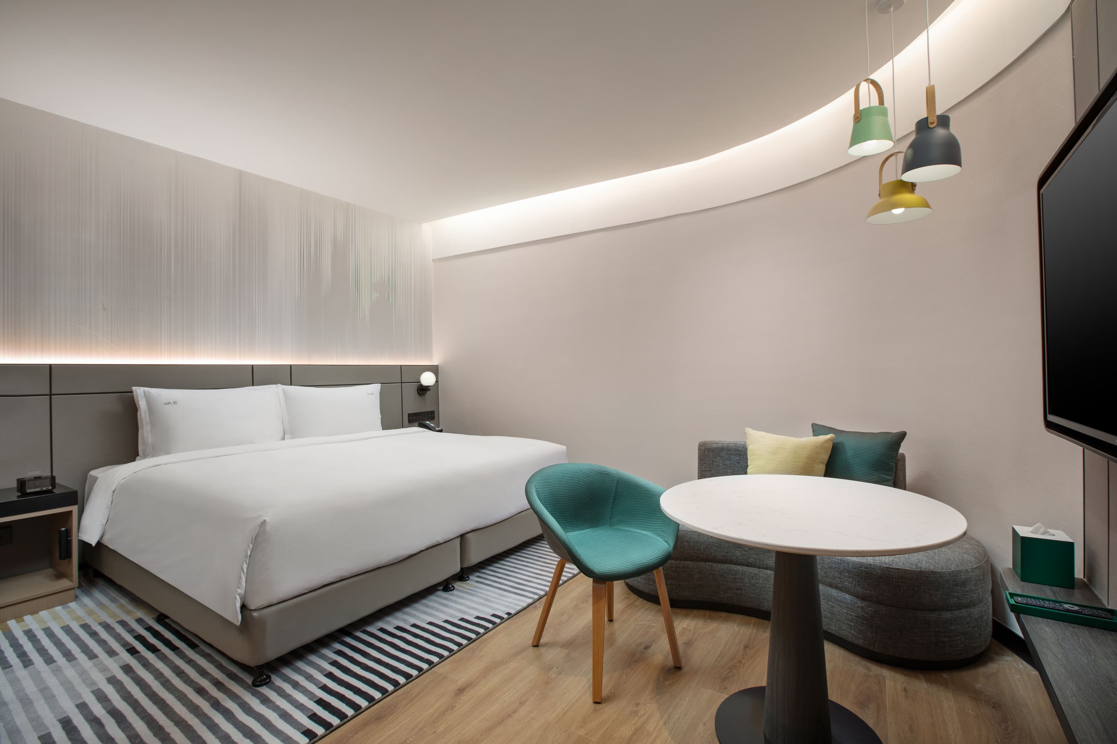 Holiday Inn Shanghai Nanjing Road - Image 2