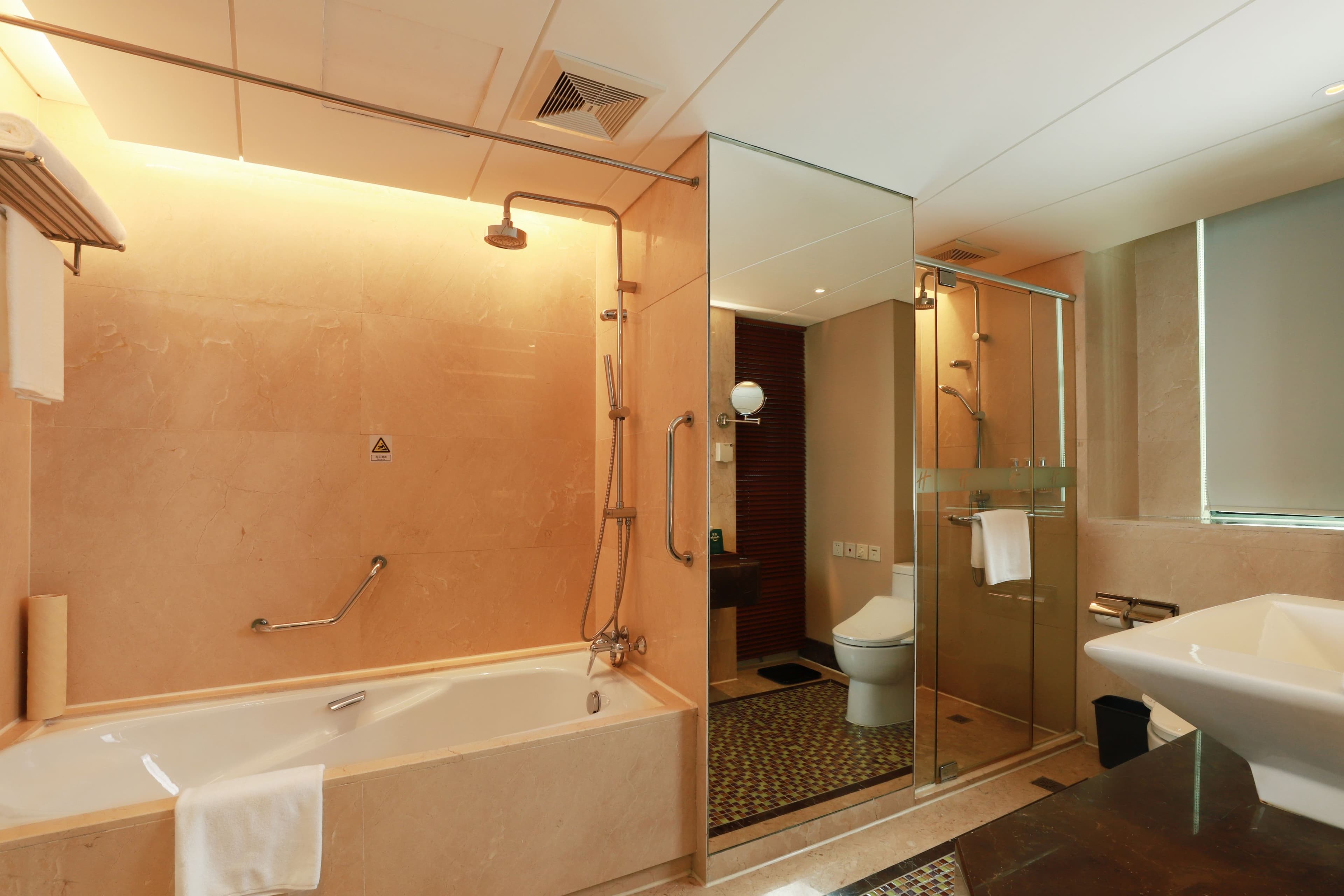 Holiday Inn Shanghai Pudong Nanpu — 33
