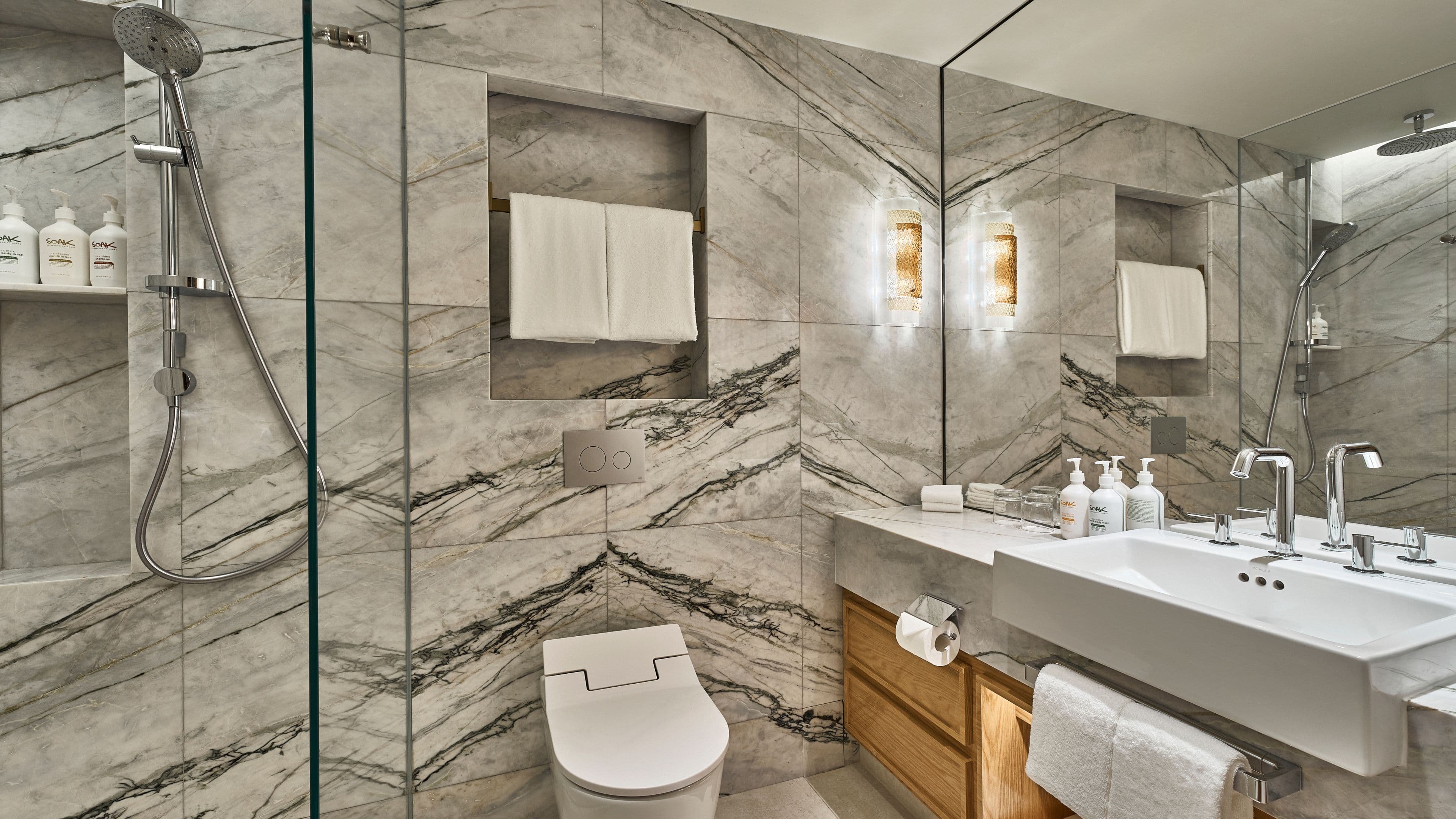 Holiday Inn Singapore Orchard City Centre — 8