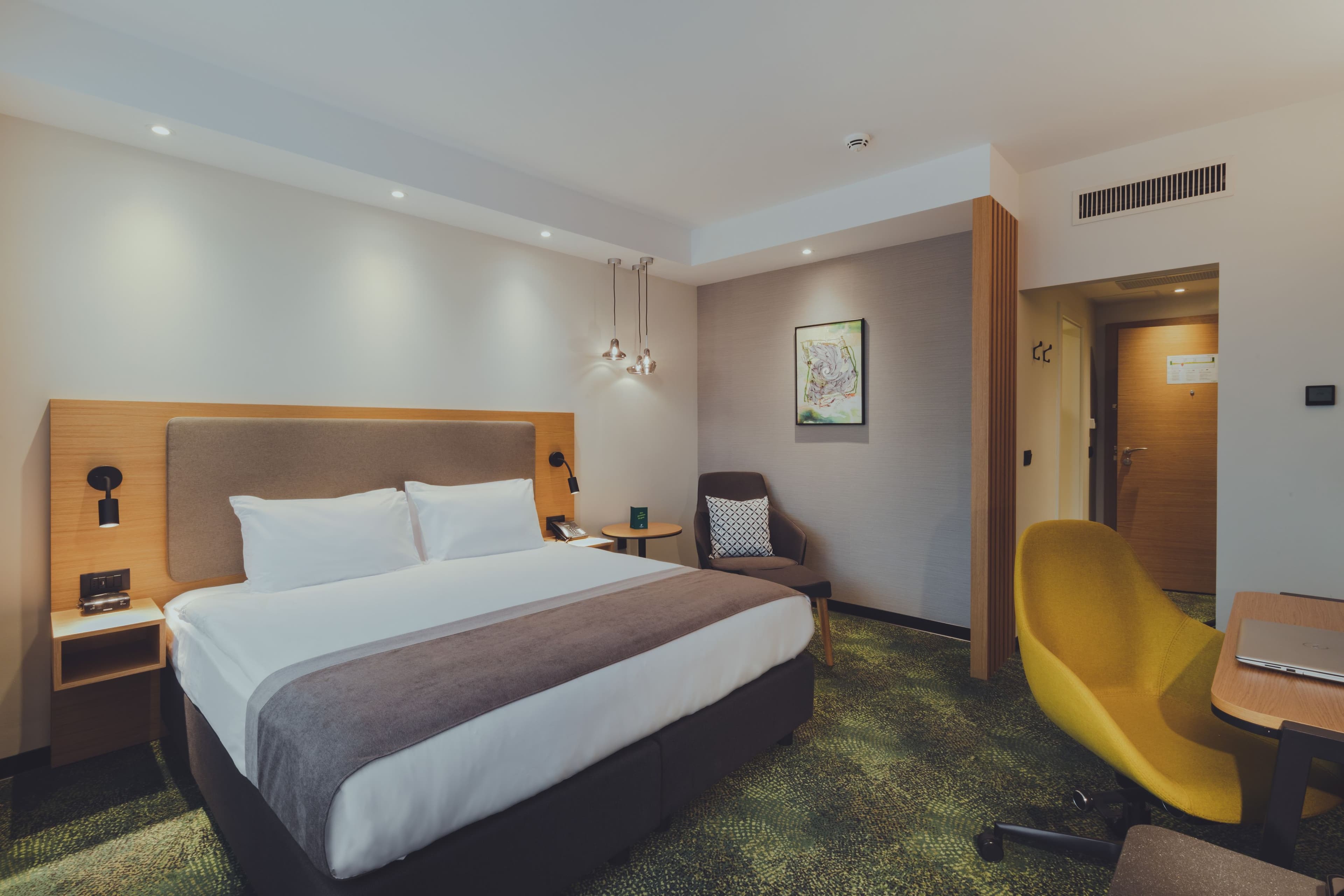 Holiday Inn Skopje - Image 4