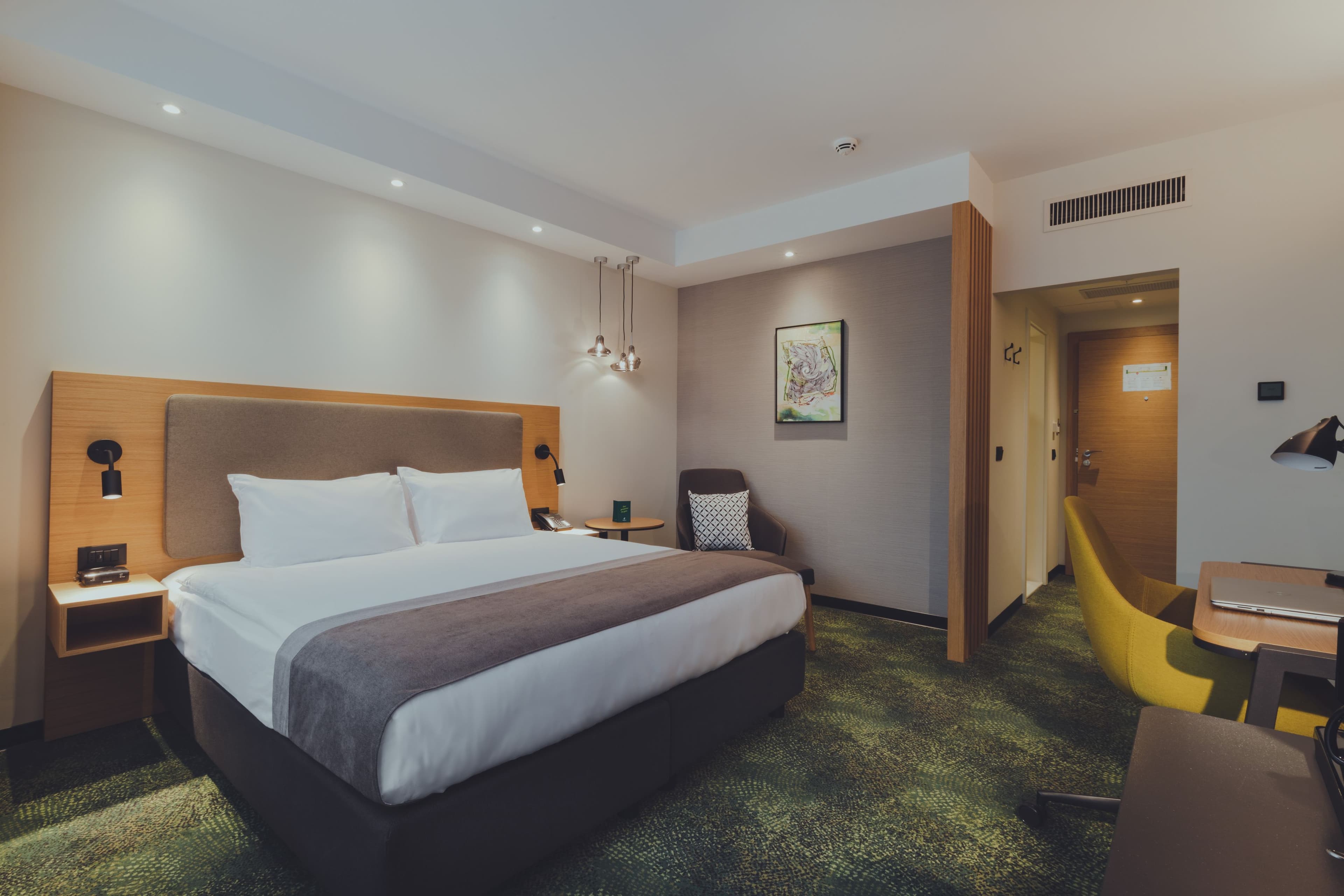 Holiday Inn Skopje - Image 5