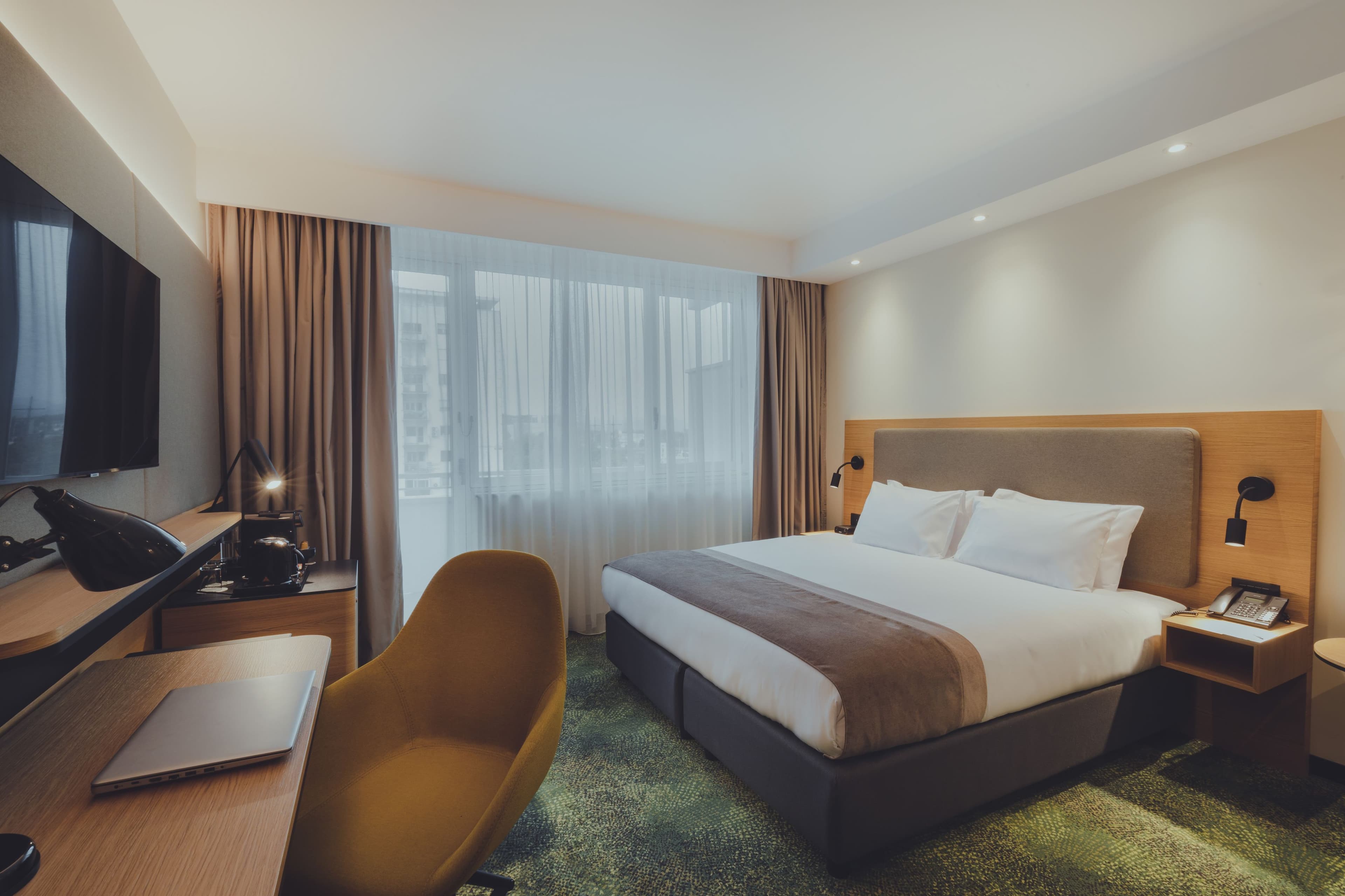 Holiday Inn Skopje - Image 2