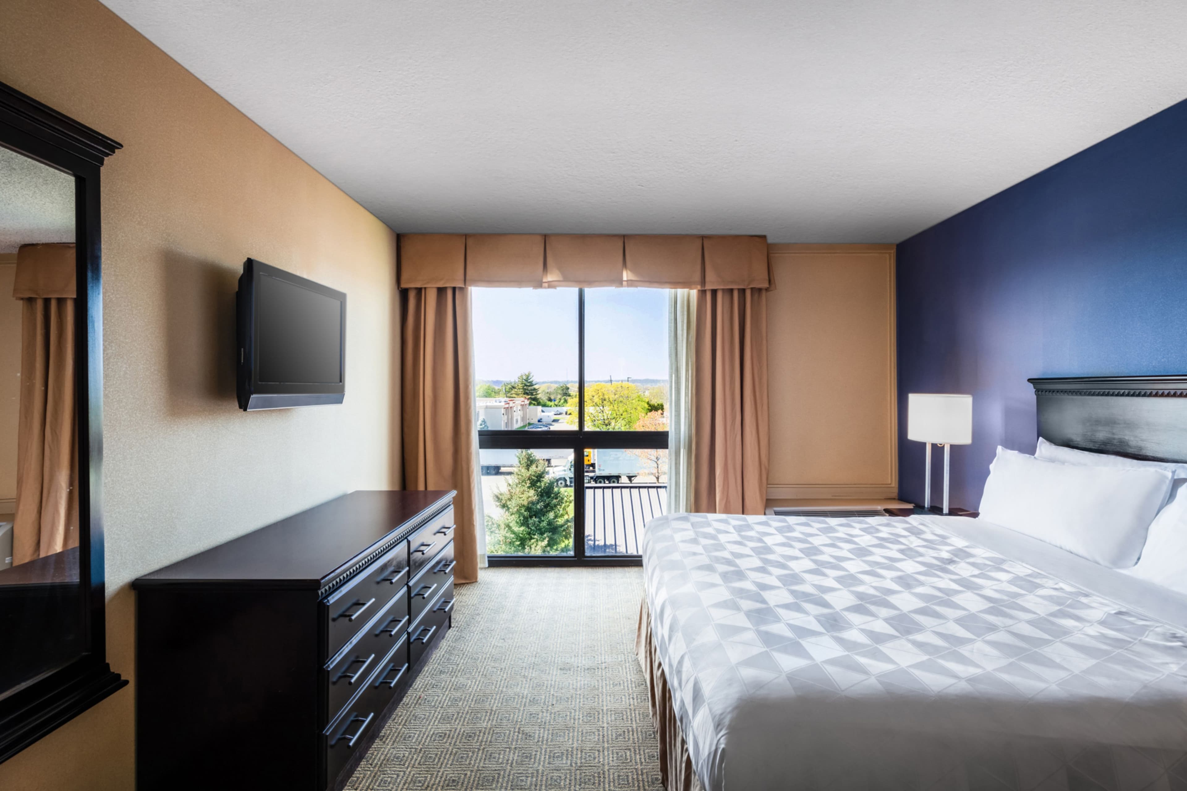 Holiday Inn South Plainfield-Piscataway - Image 3