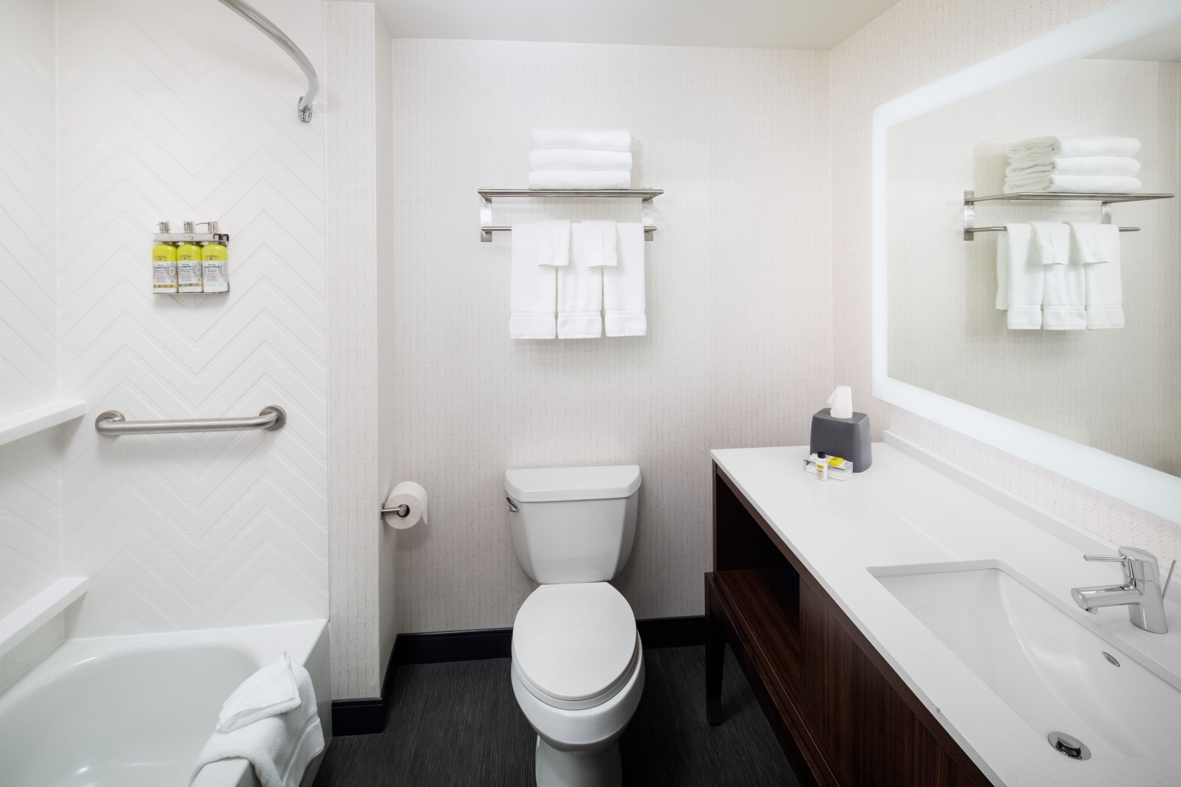 Holiday Inn Cheshire - Southington — 4