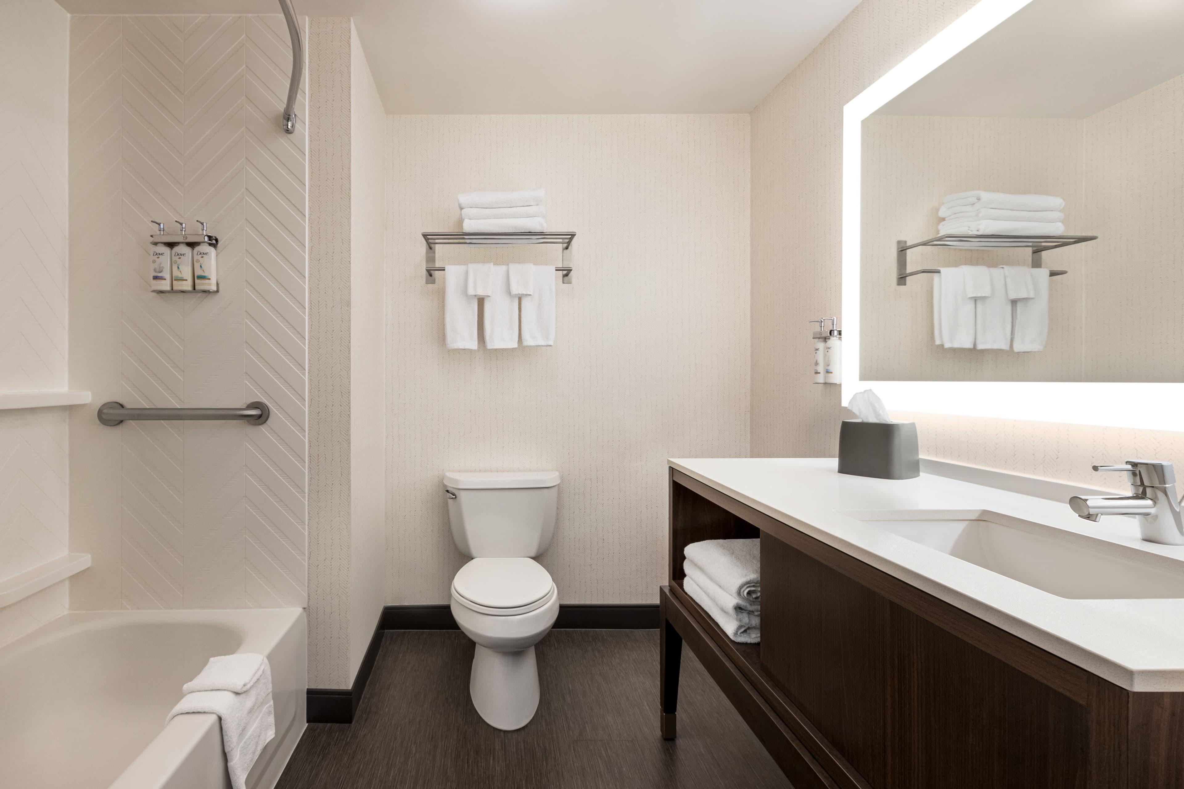 Holiday Inn Cheshire - Southington — 9