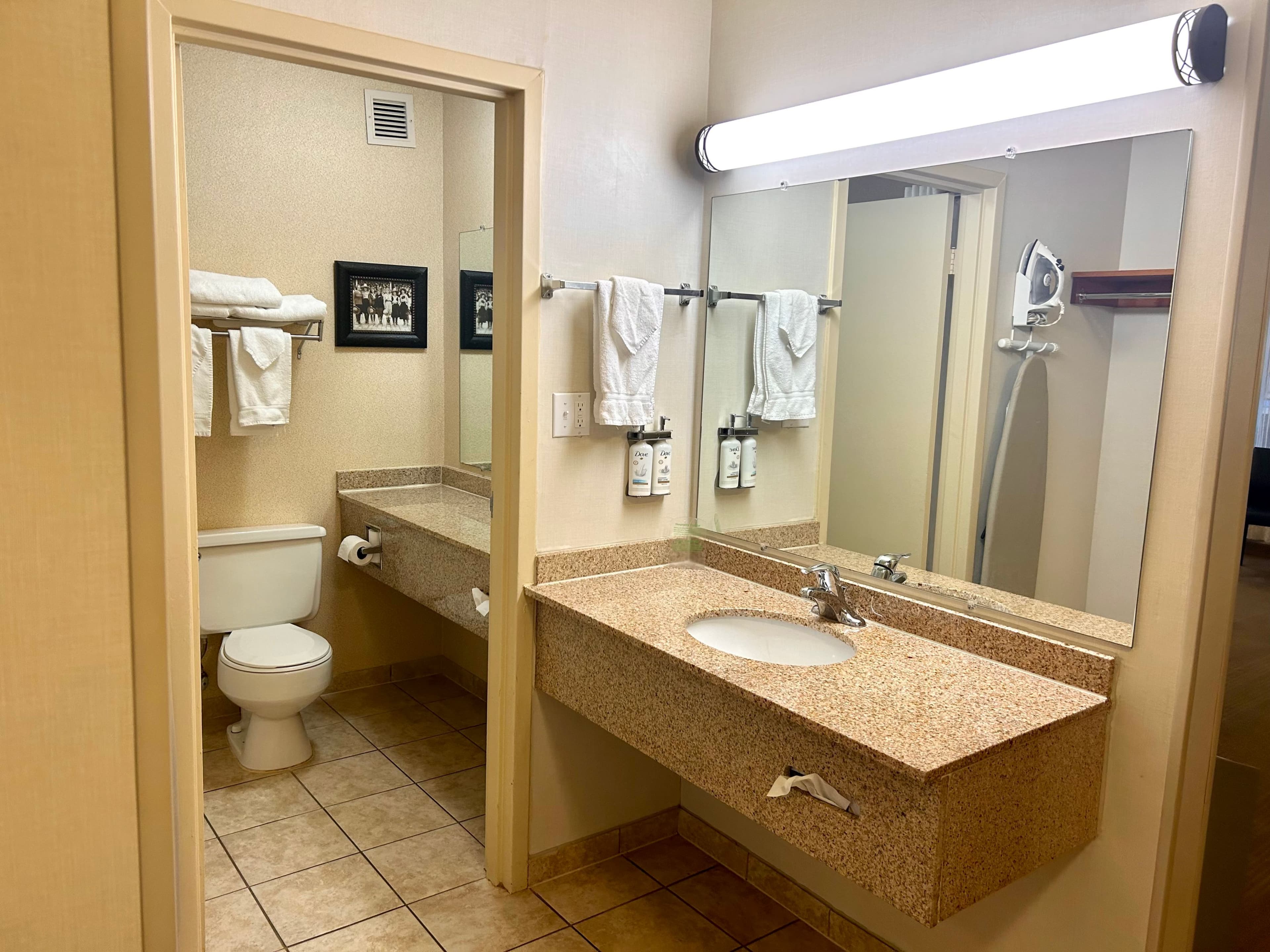 Holiday Inn Spearfish-Convention Center - Image 3