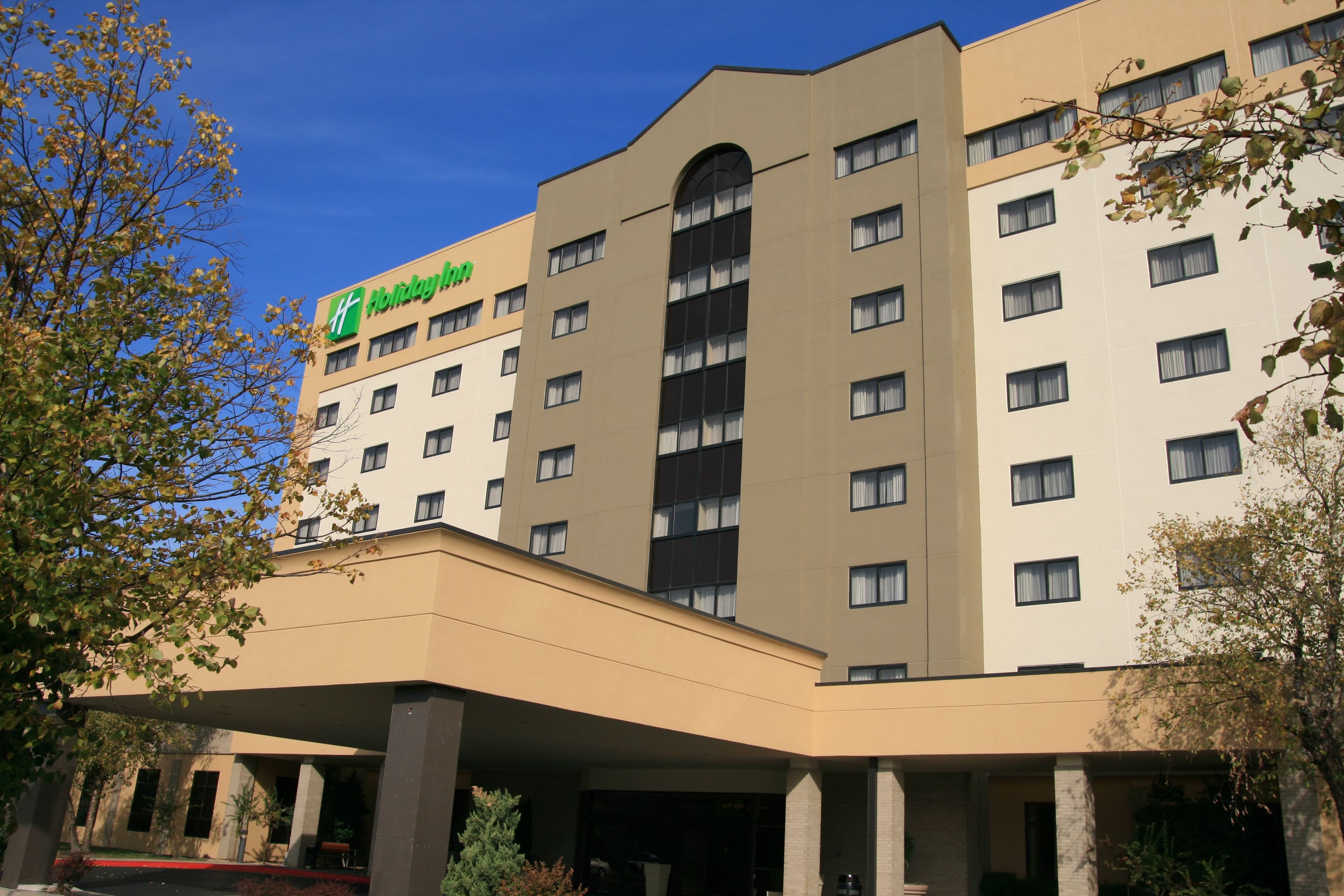 Holiday Inn Springdale/Fayetteville Area - Image 1
