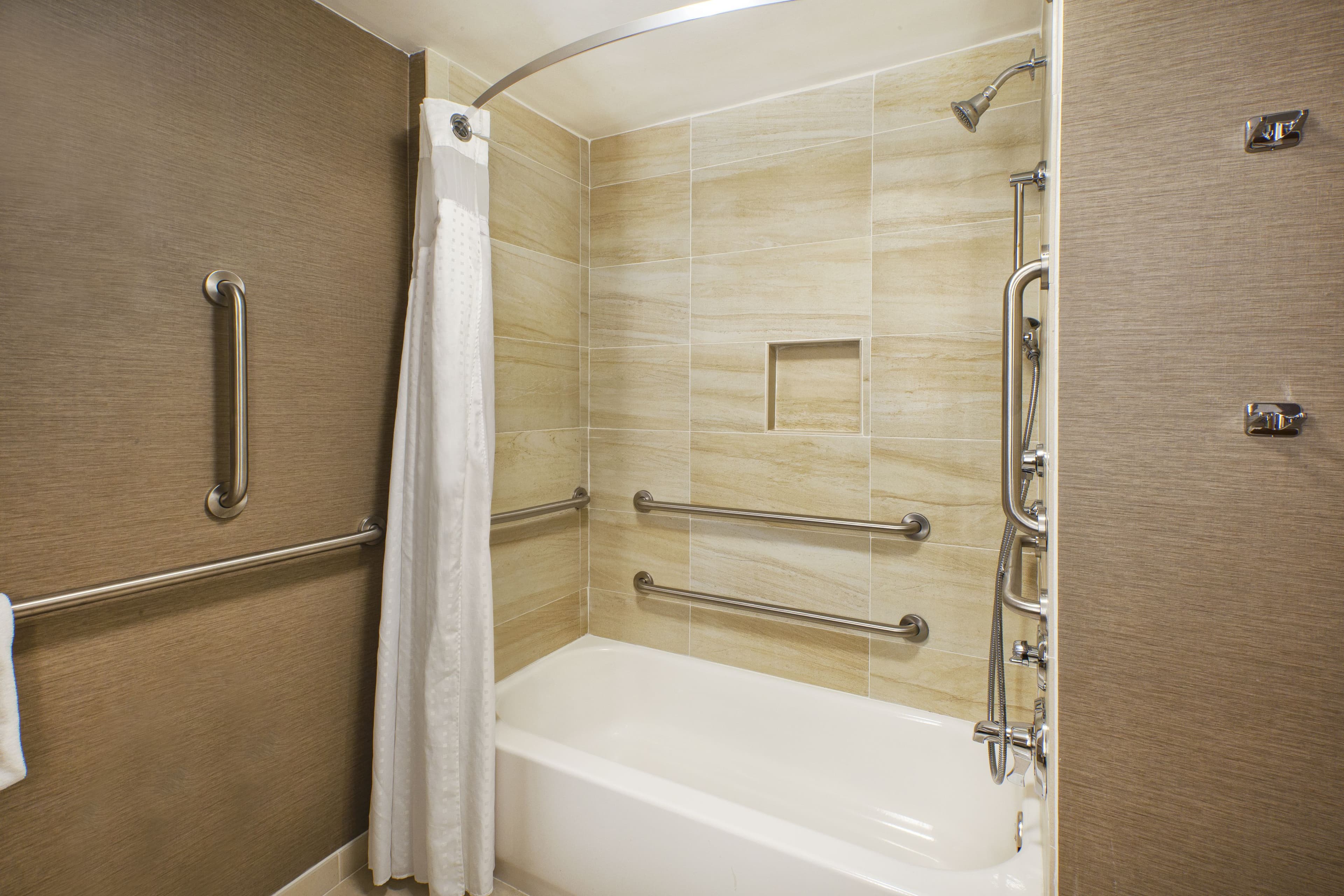 Holiday Inn Washington-Dulles Intl Airport — 13