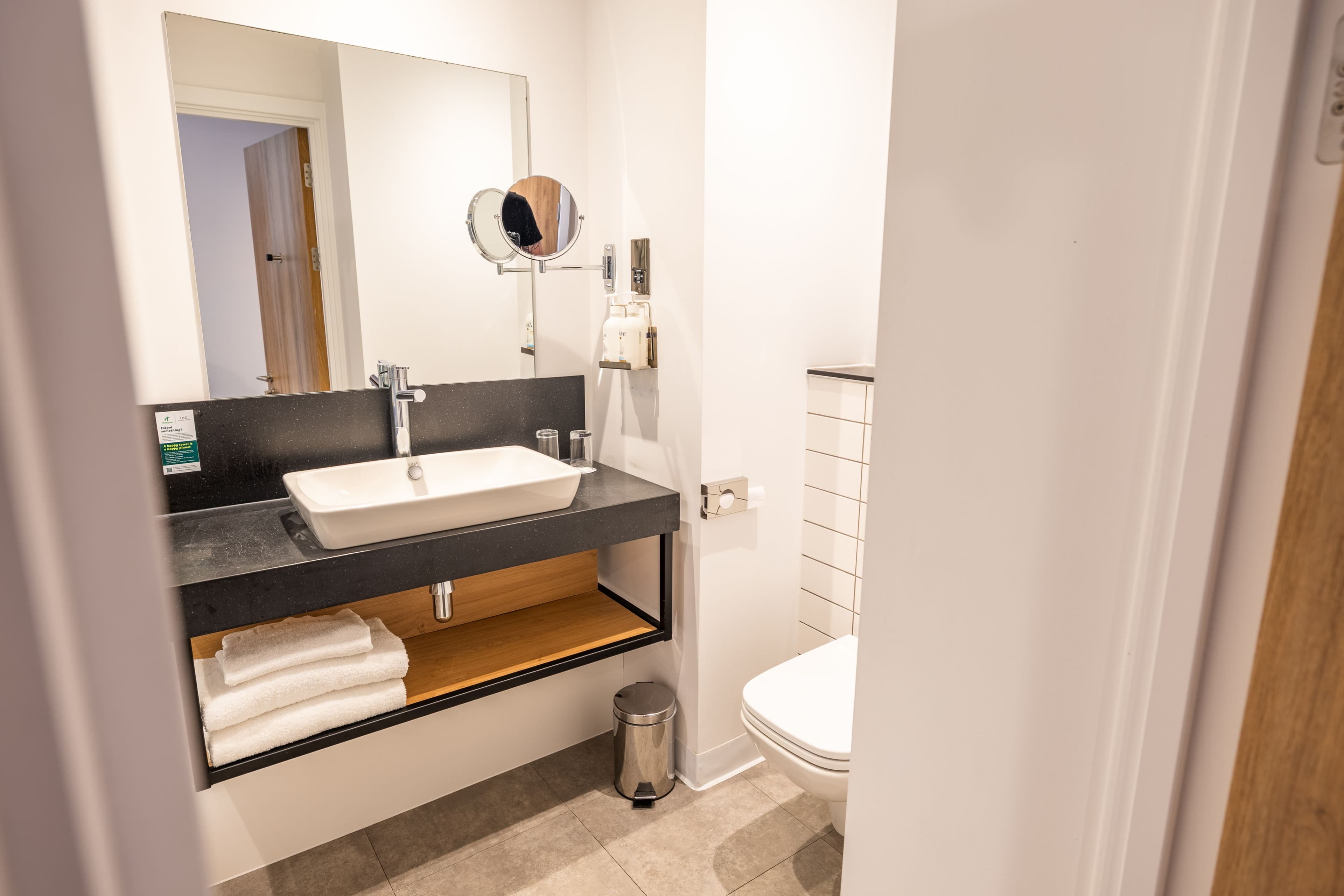 Standard Room - Image 6