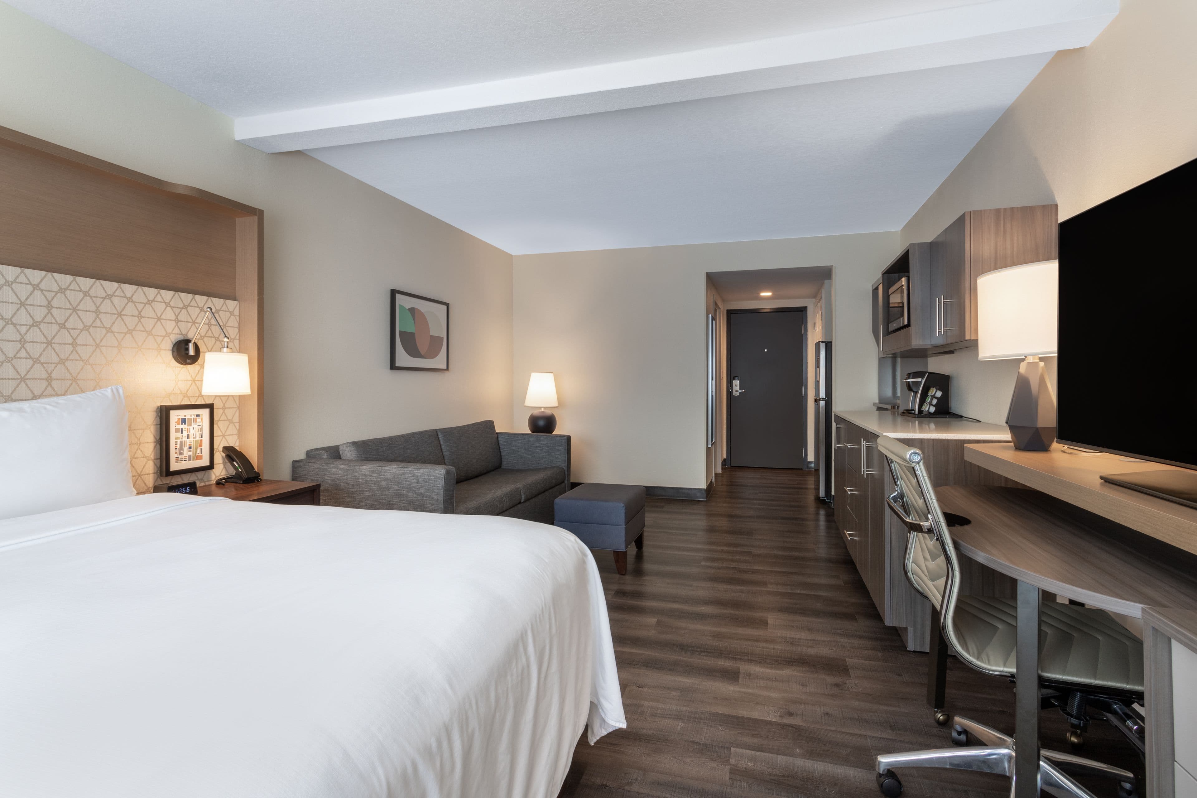Holiday Inn Tampa North - Image 4