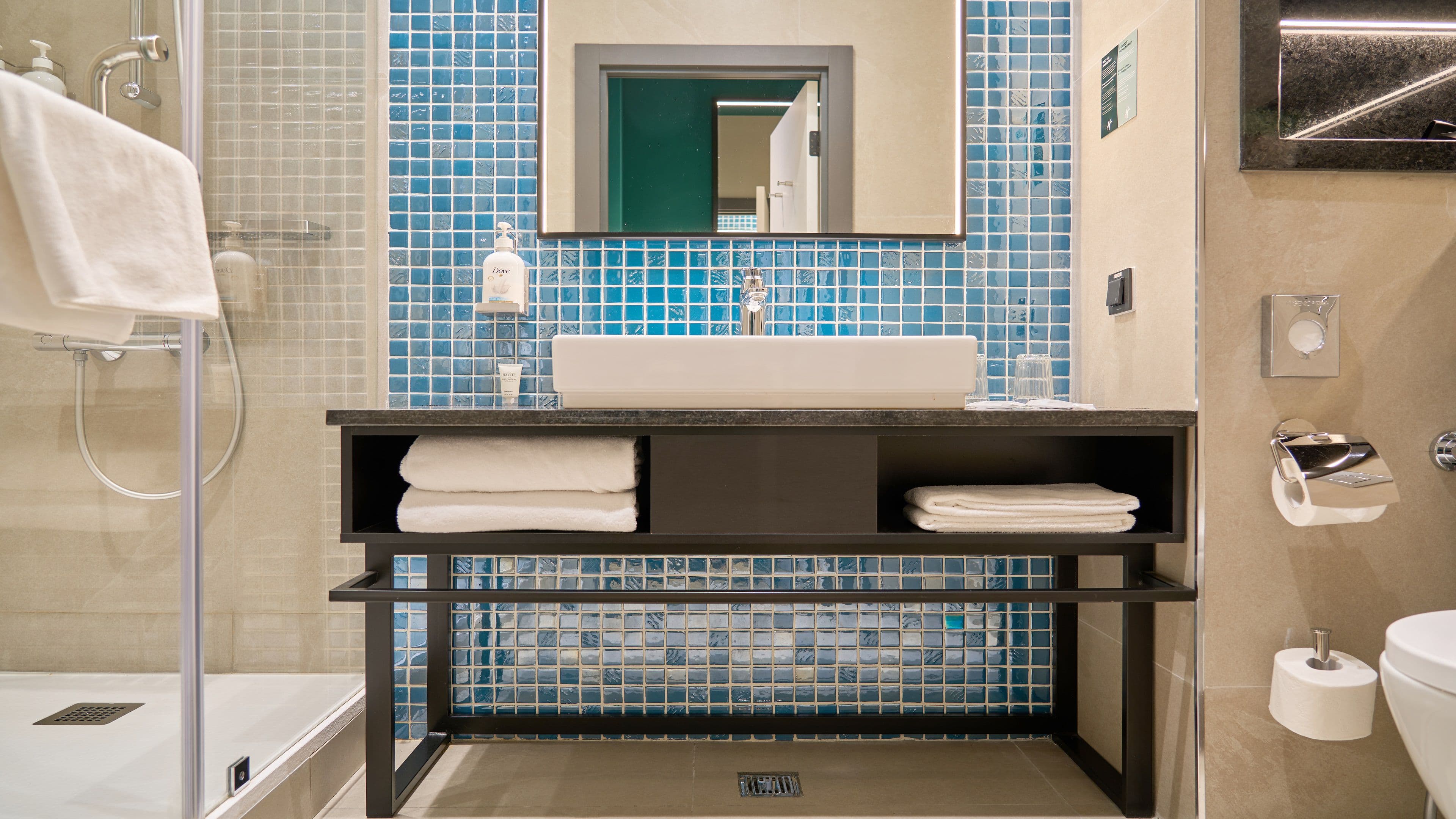 Standard Room - Image 12