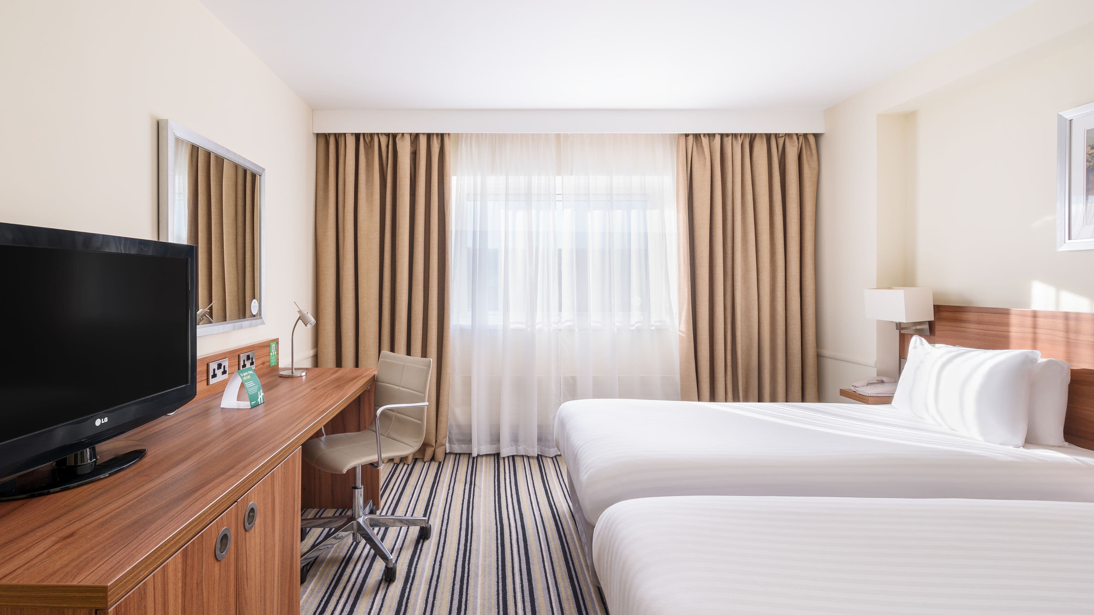 Holiday Inn Taunton M5, Jct.25 — 32