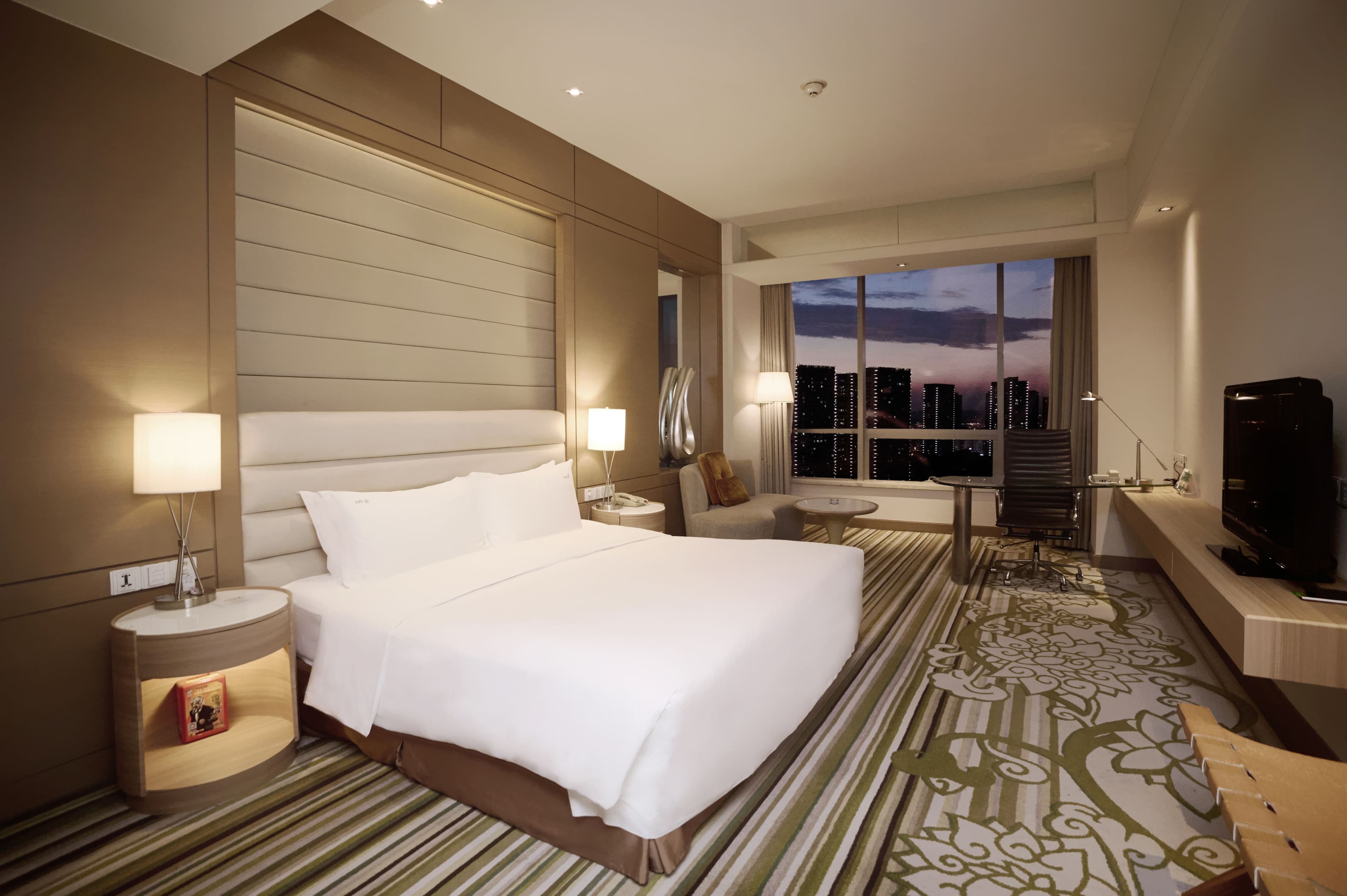 Holiday Inn Tianjin Riverside - Image 4