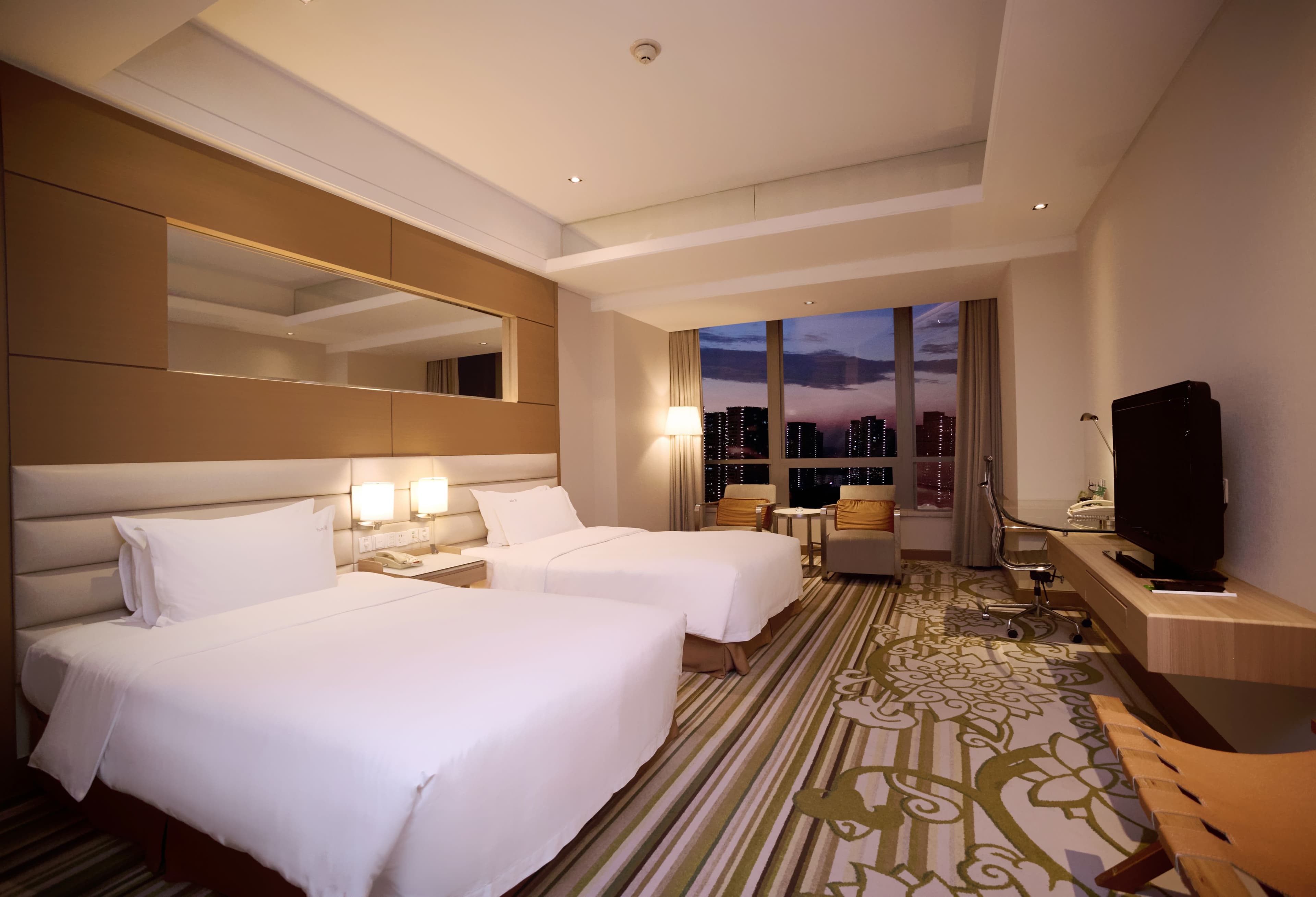 Holiday Inn Tianjin Riverside - Image 5