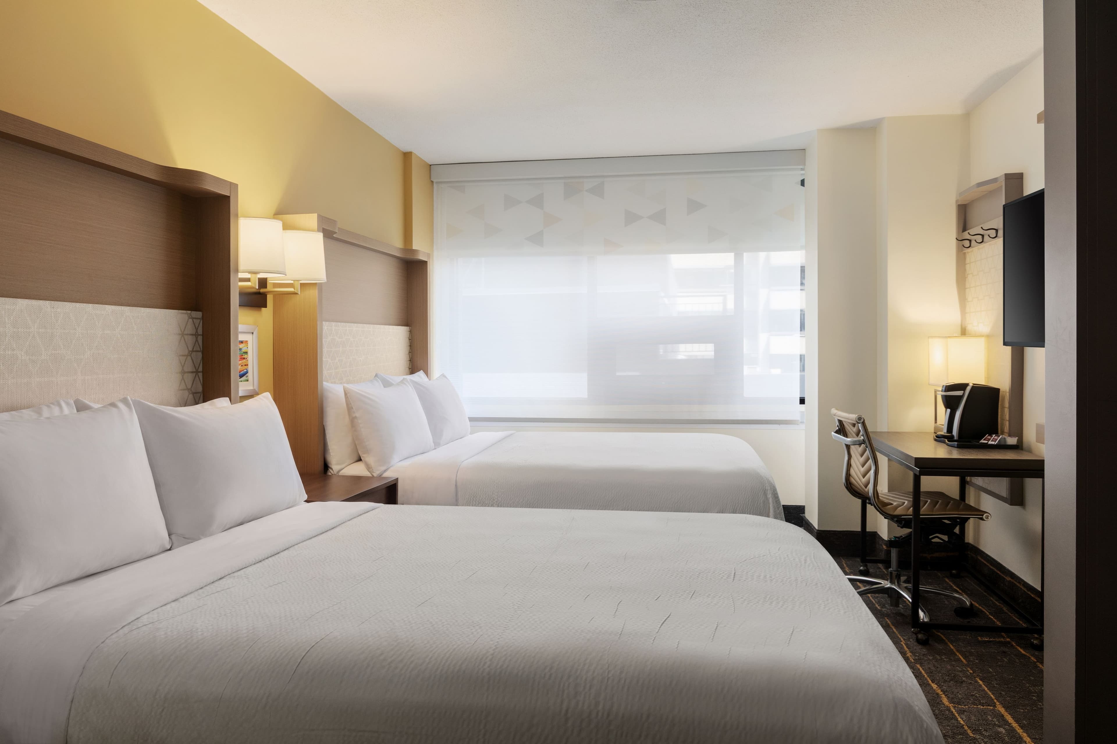 Holiday Inn Toronto Downtown Centre — 17