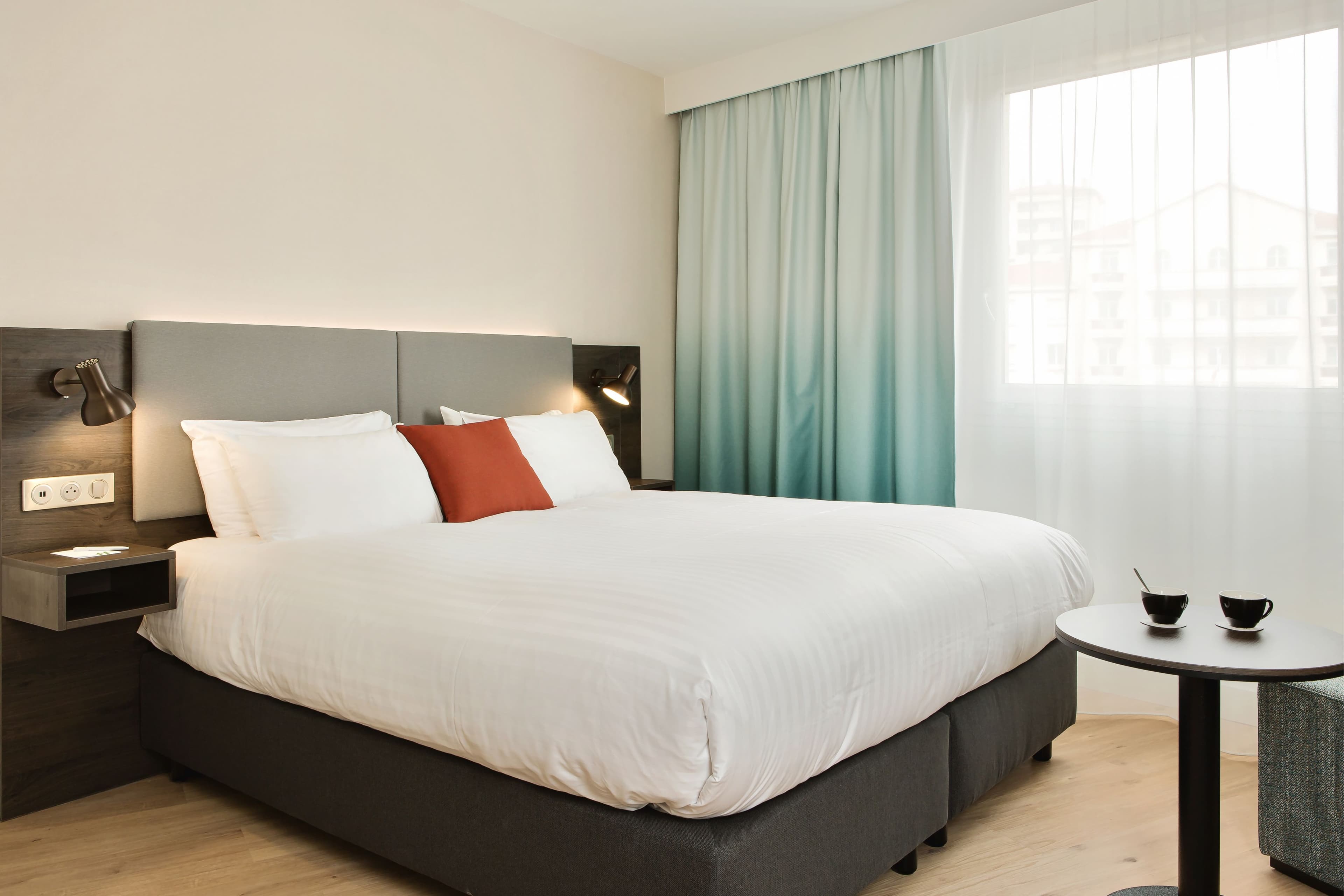 Holiday Inn Toulon - City Centre - Image 2