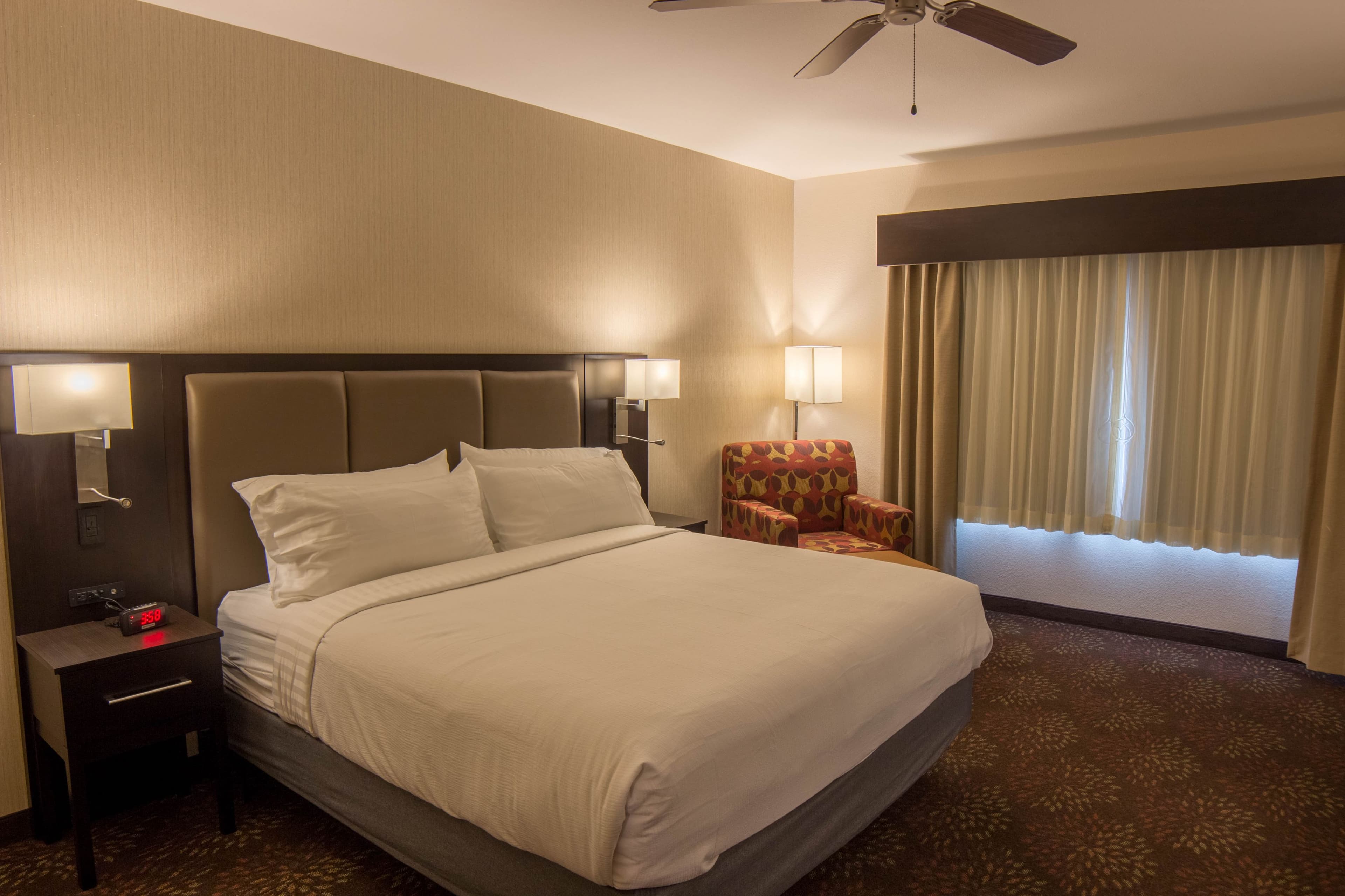 Holiday Inn Trophy Club - Image 5