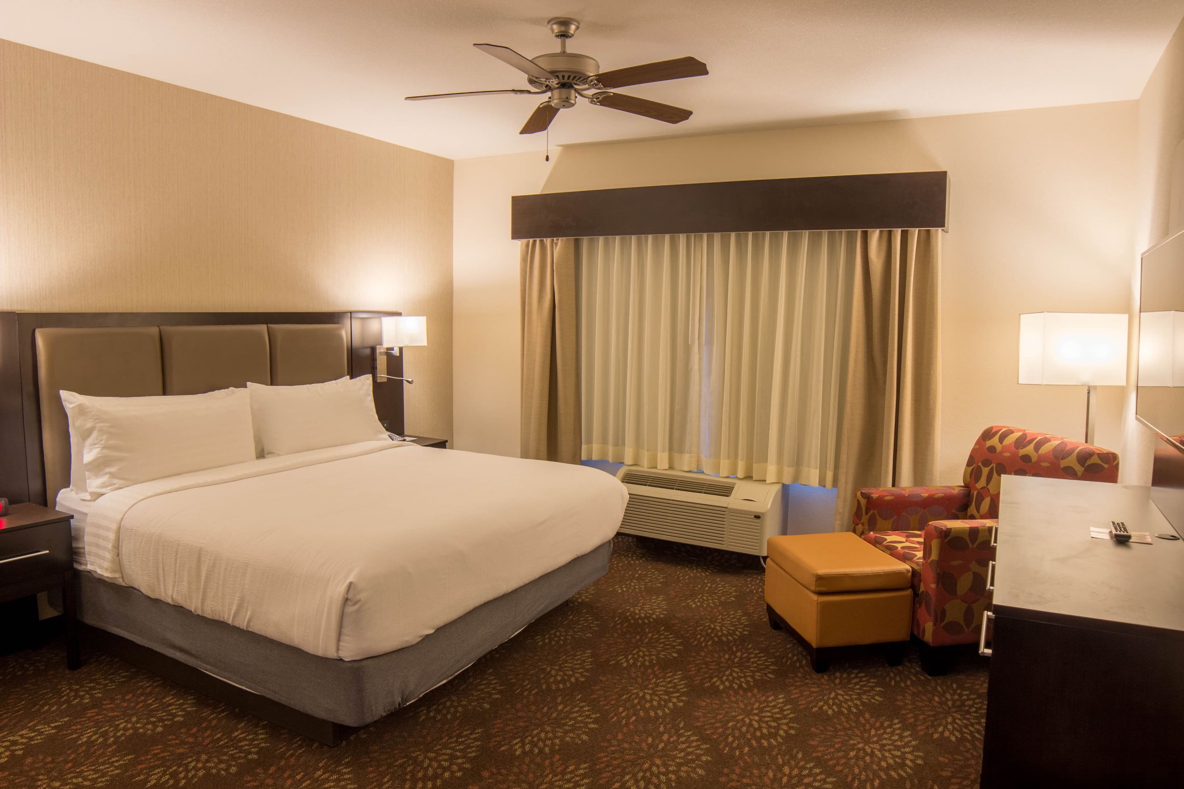 Holiday Inn Trophy Club - Image 3